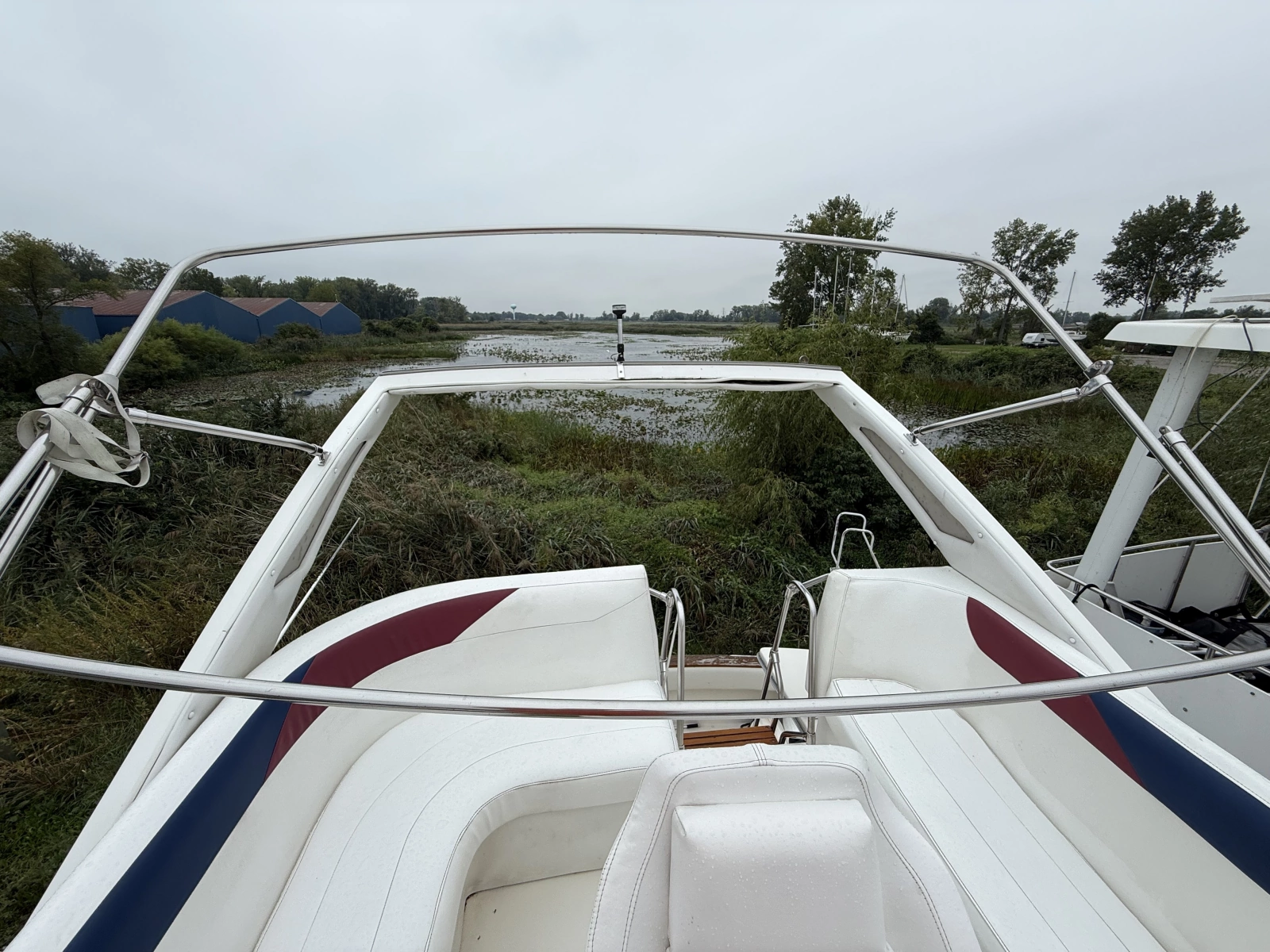 Lake Breeze 32ft Bayliner Yacht For Sale
