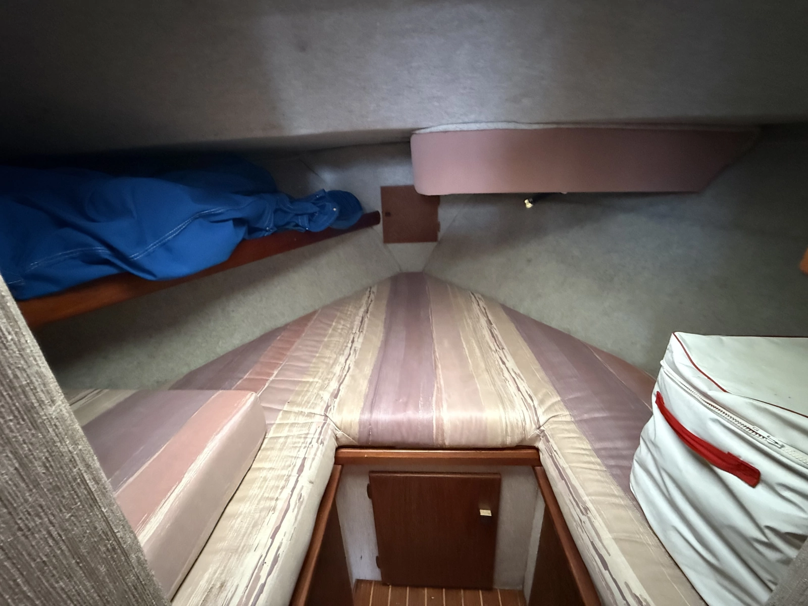 Lake Breeze 32ft Bayliner Yacht For Sale