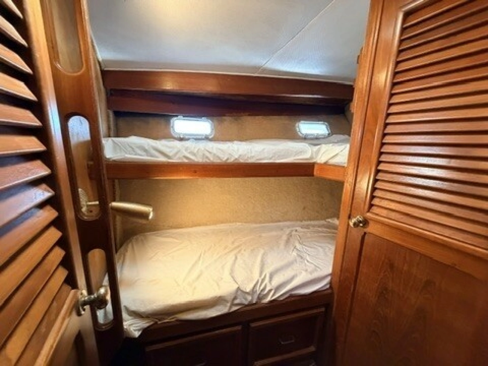 1984 Egg Harbor Sedan