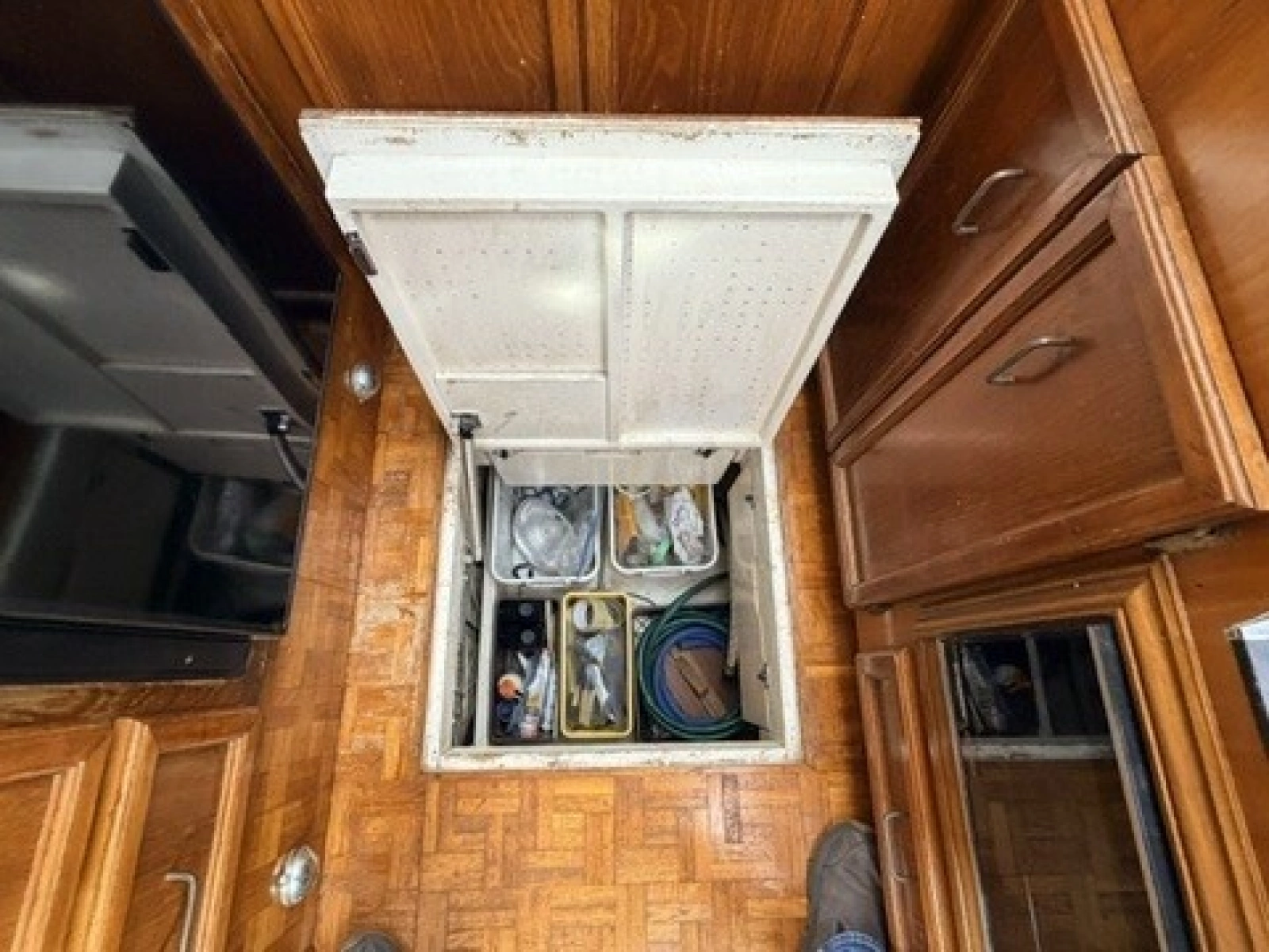 1984 Egg Harbor Sedan