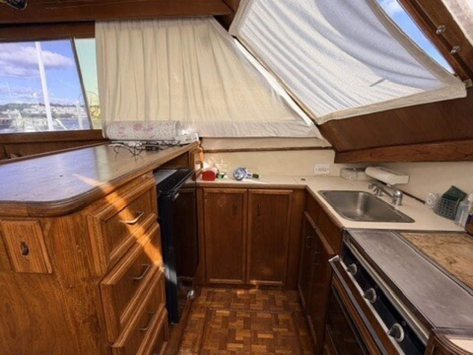 1984 Egg Harbor Sedan