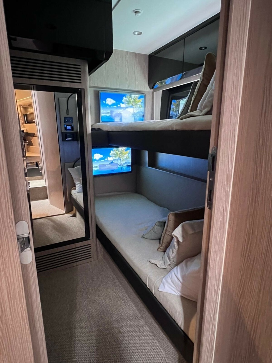 2025 Azimut Atlantis 51