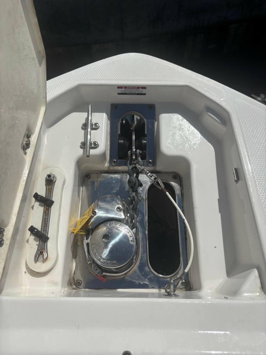 2021 Chaparral 28 OSX