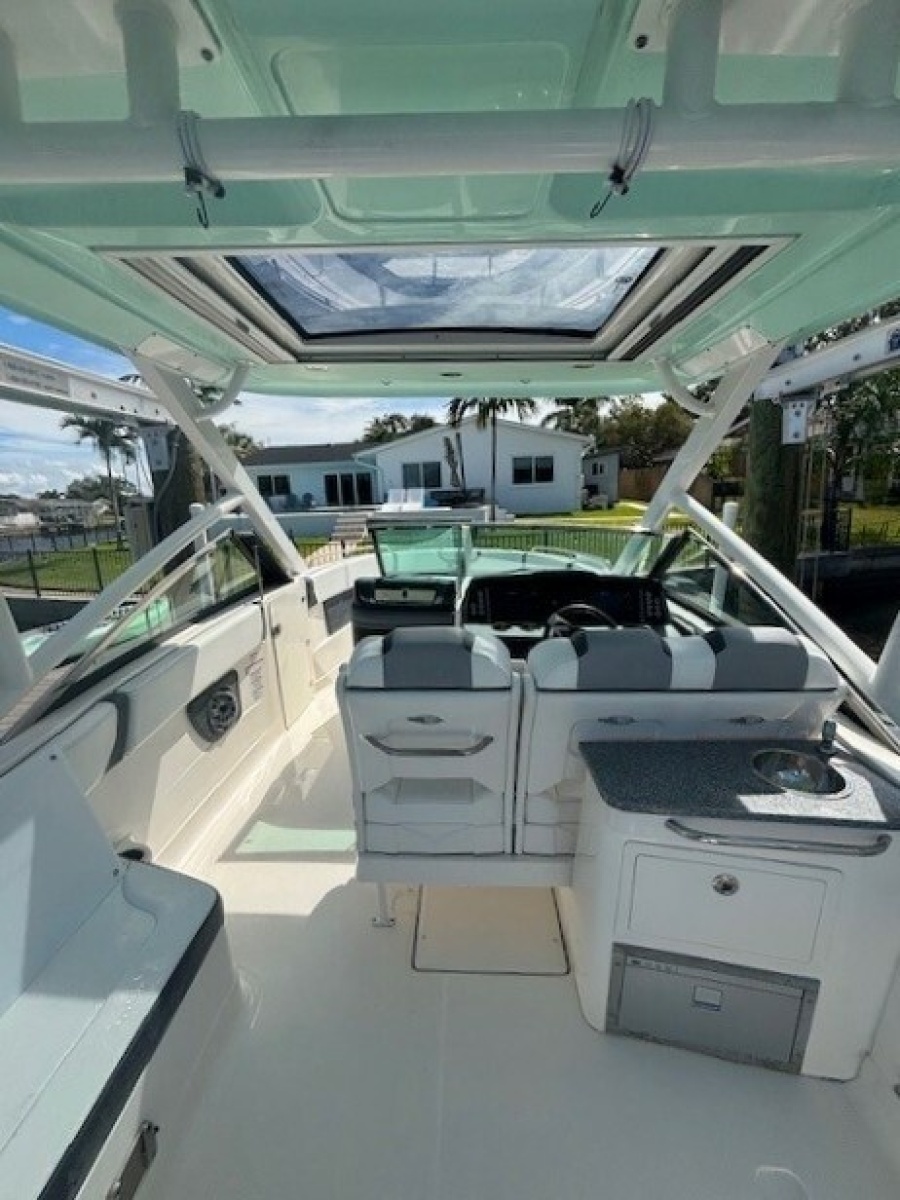 2021 Chaparral 28 OSX