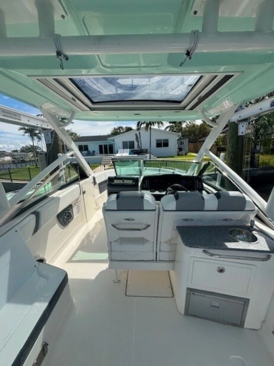 2021 Chaparral 28 OSX