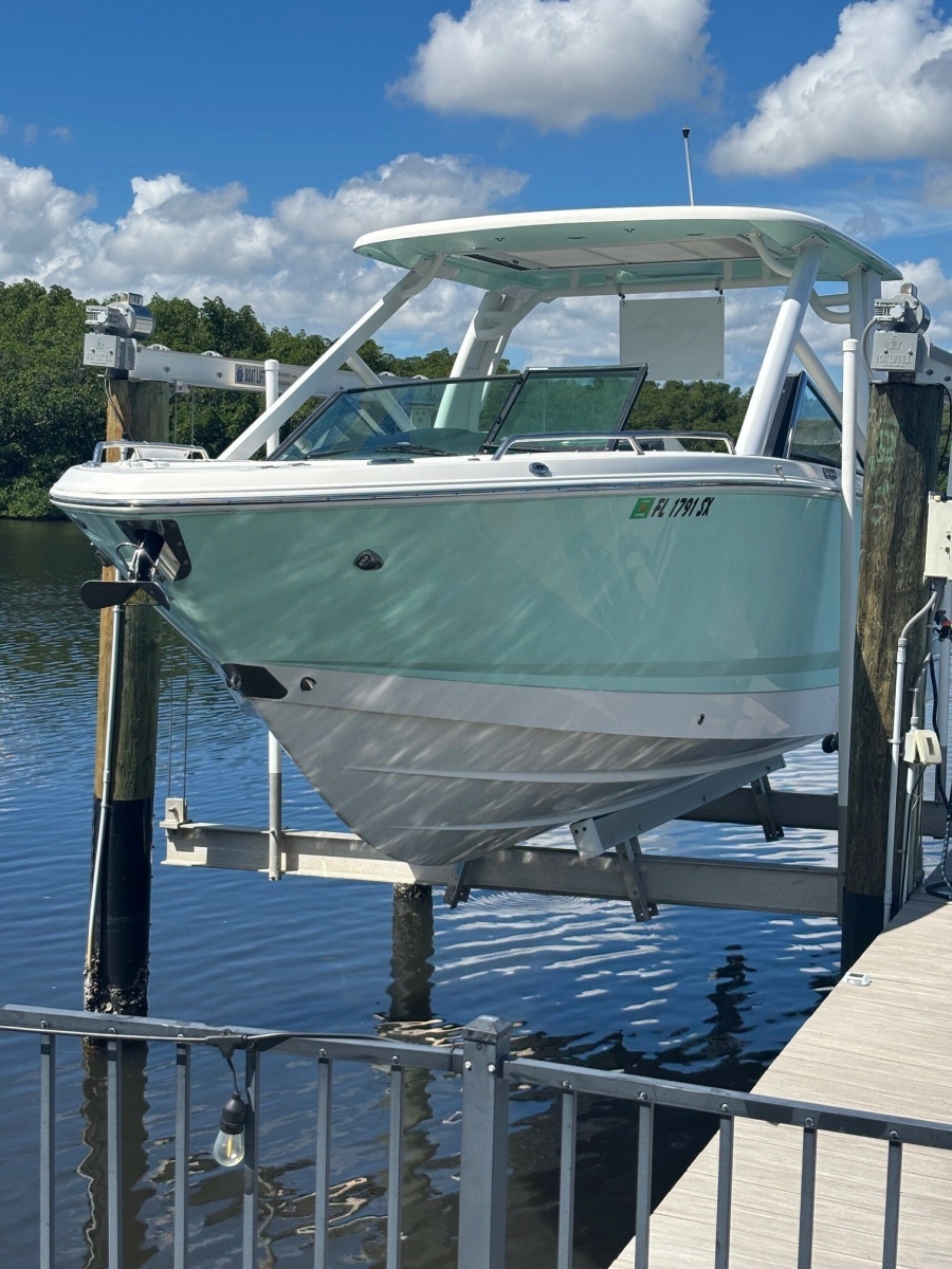 2021 Chaparral 28 OSX