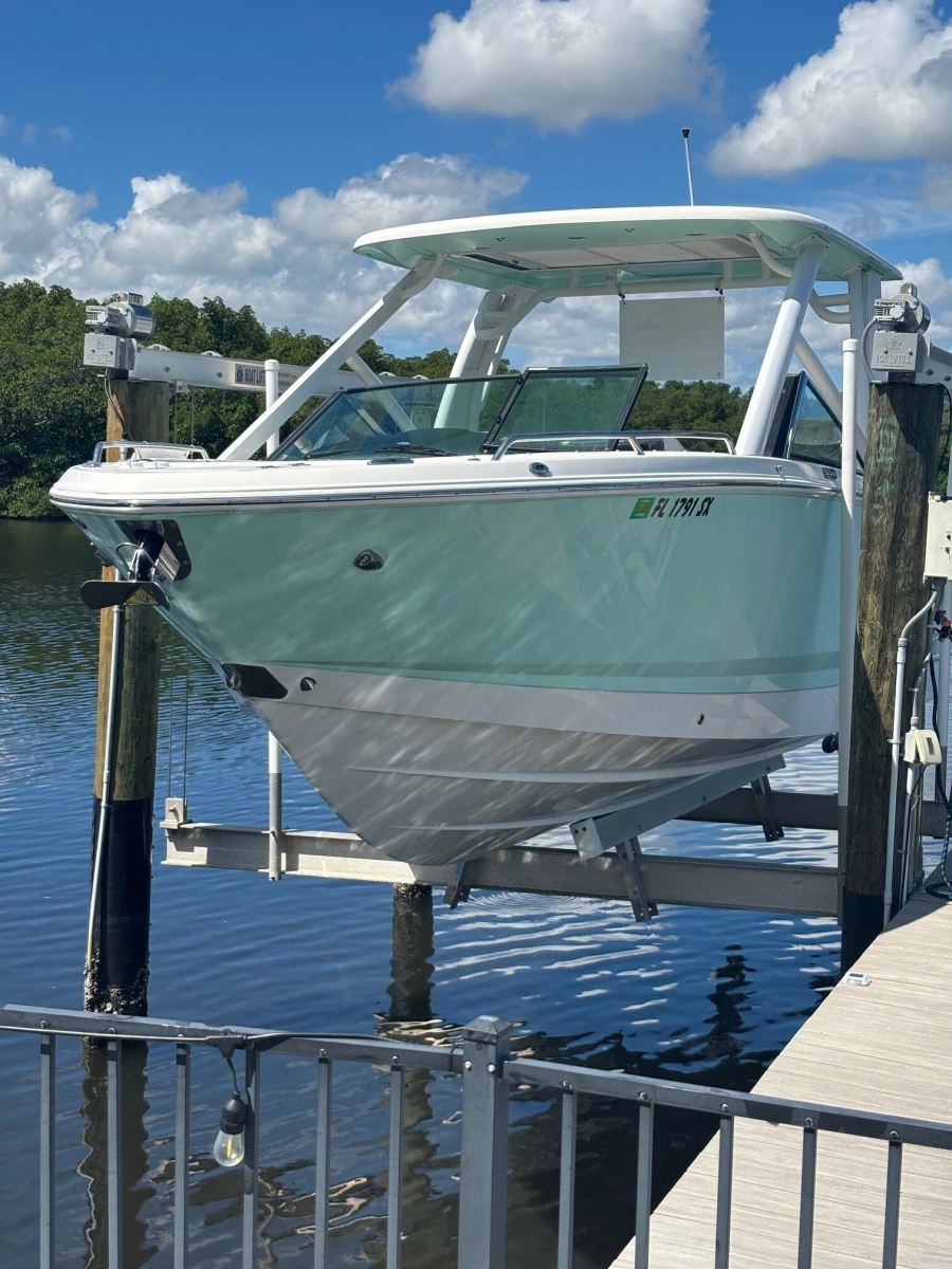 2021 Chaparral 28 OSX