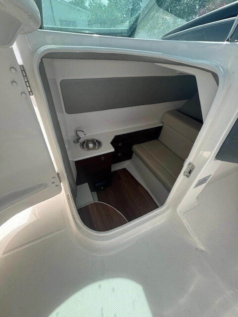 2021 Chaparral 28 OSX