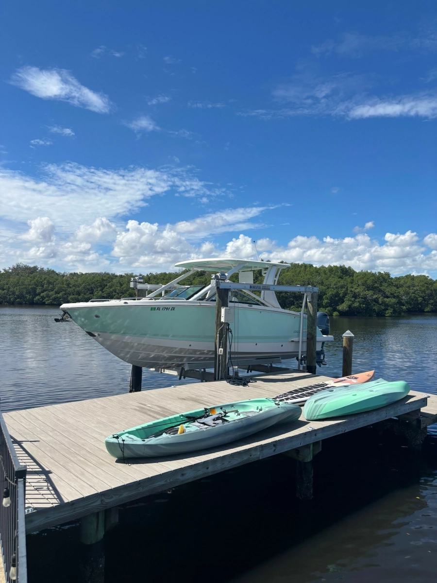 2021 Chaparral 28 OSX