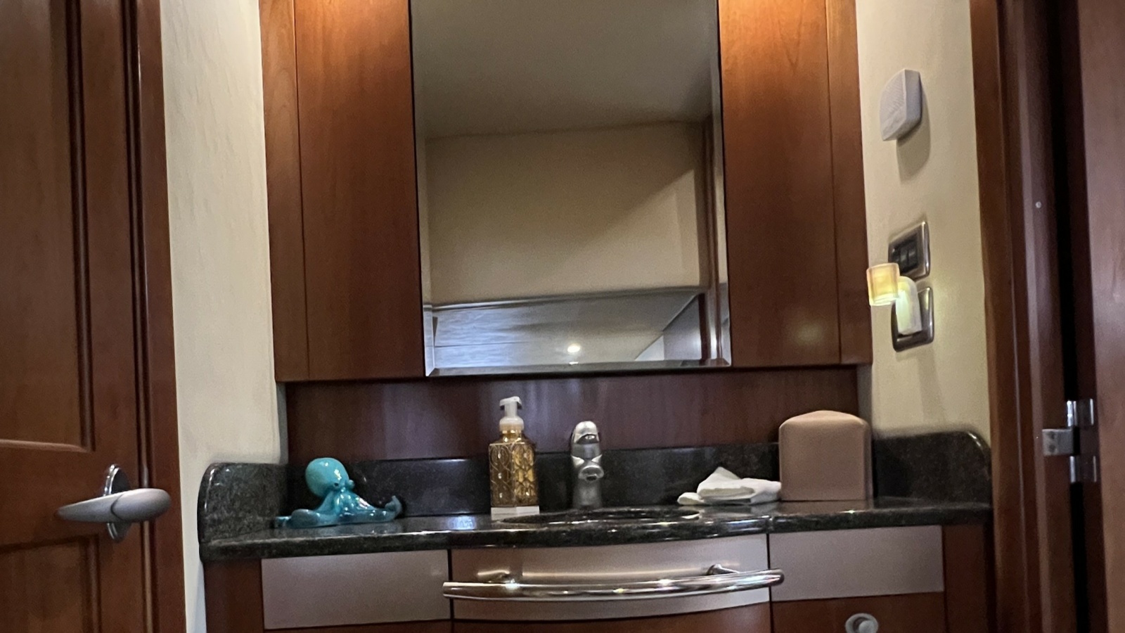 2006 Sea Ray 48 Sundancer