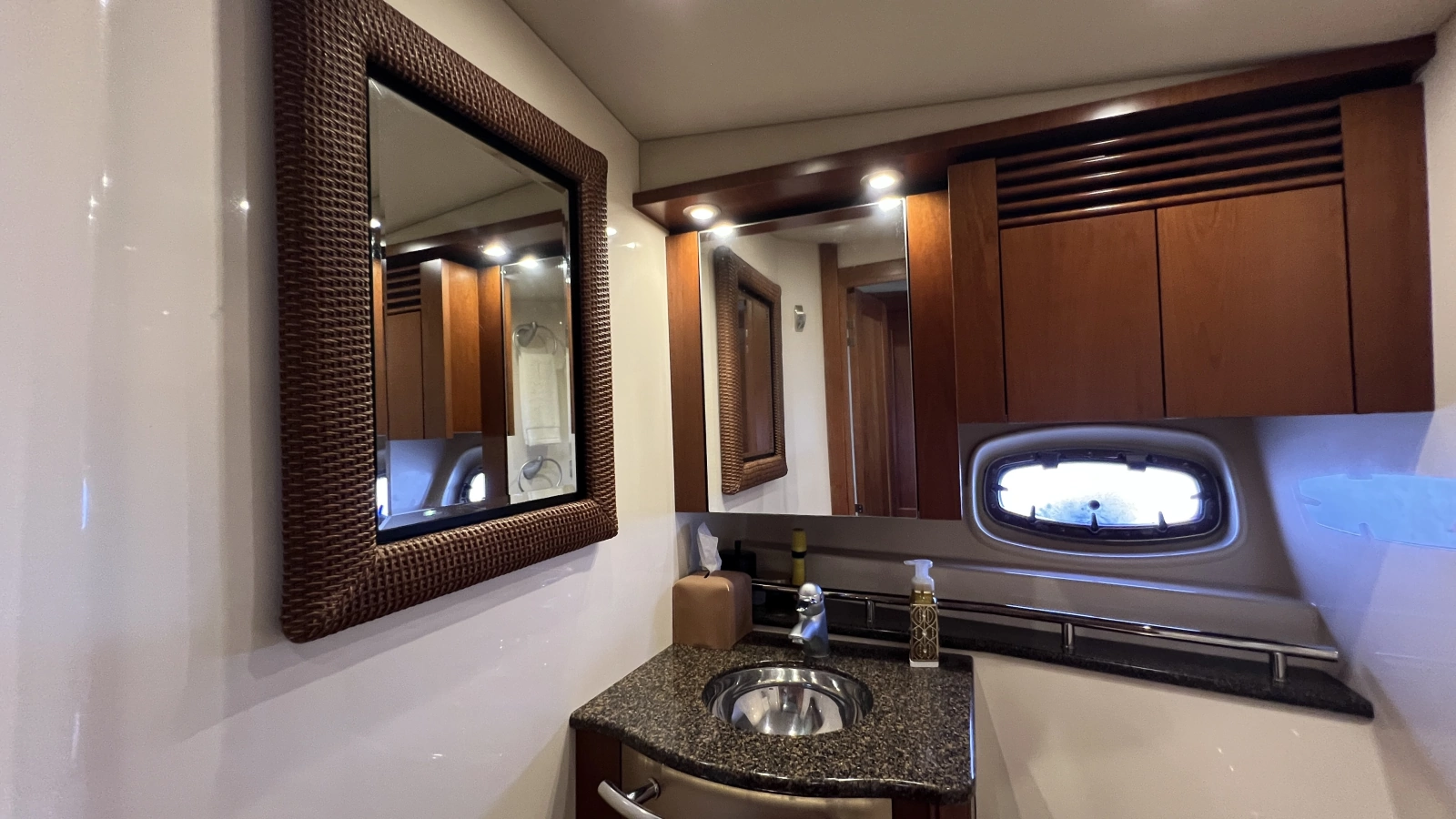 2006 Sea Ray 48 Sundancer