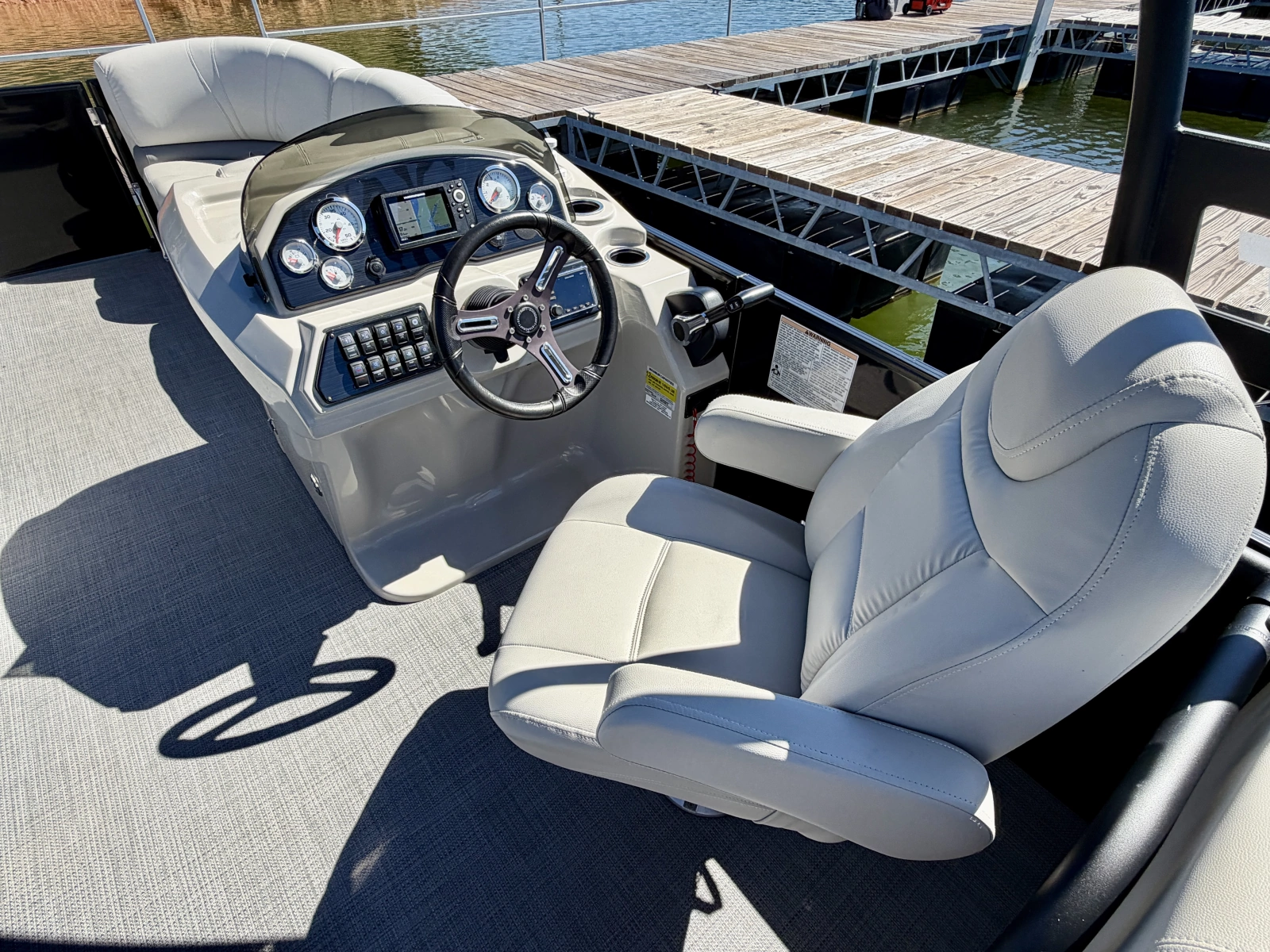 2018 Starcraft SLS 3 Tritoon