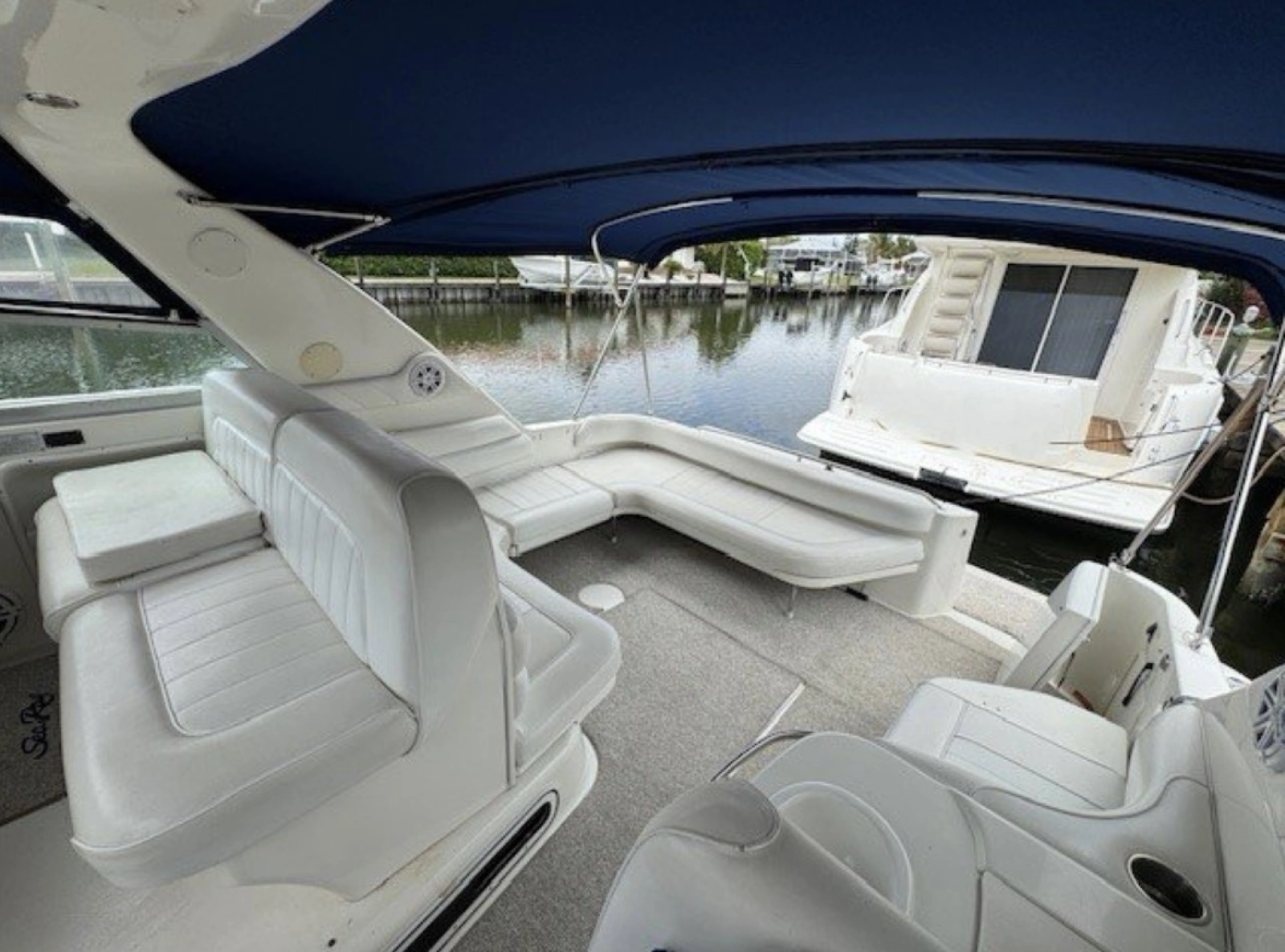 1995 Sea Ray 370 Sundancer