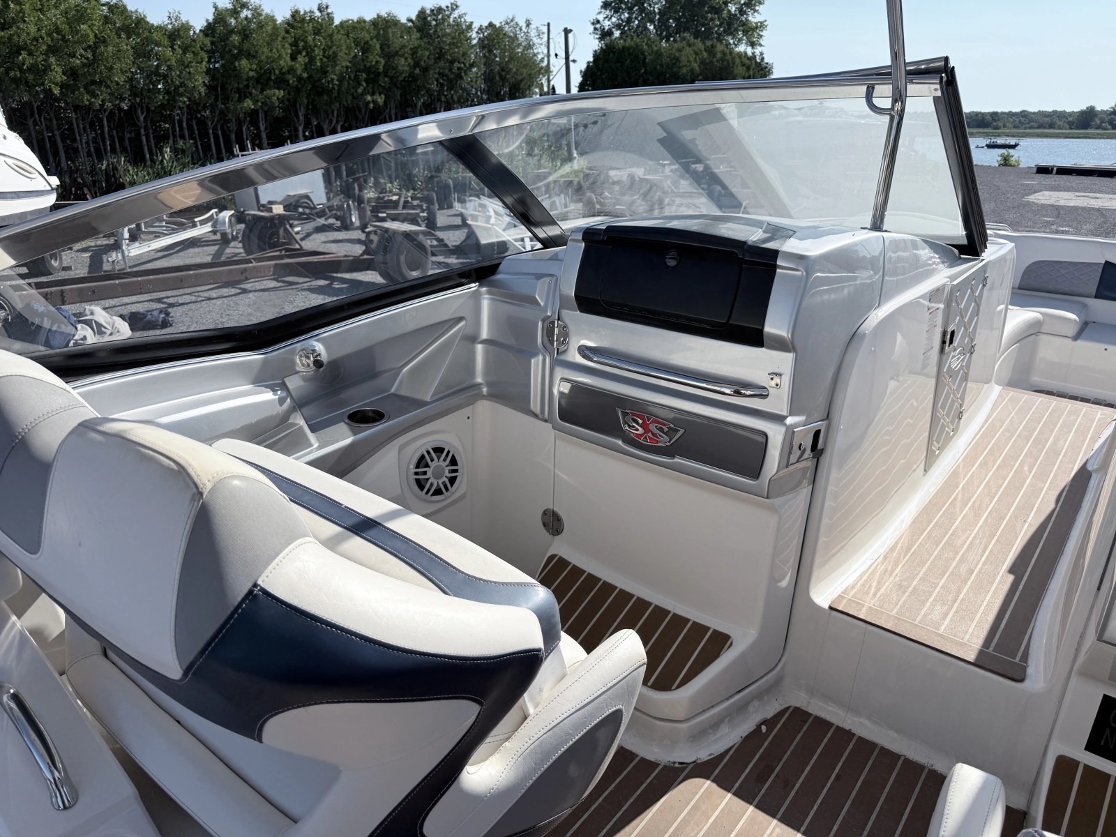 2012 Chaparral 327 SSX