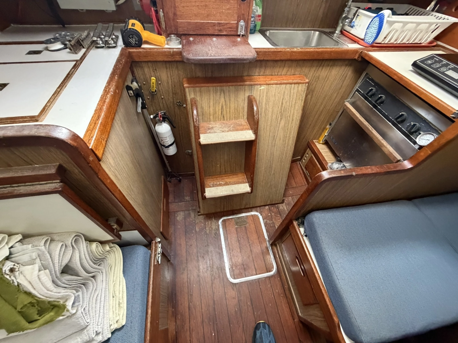 CHAMAR 33ft Allied Yacht For Sale