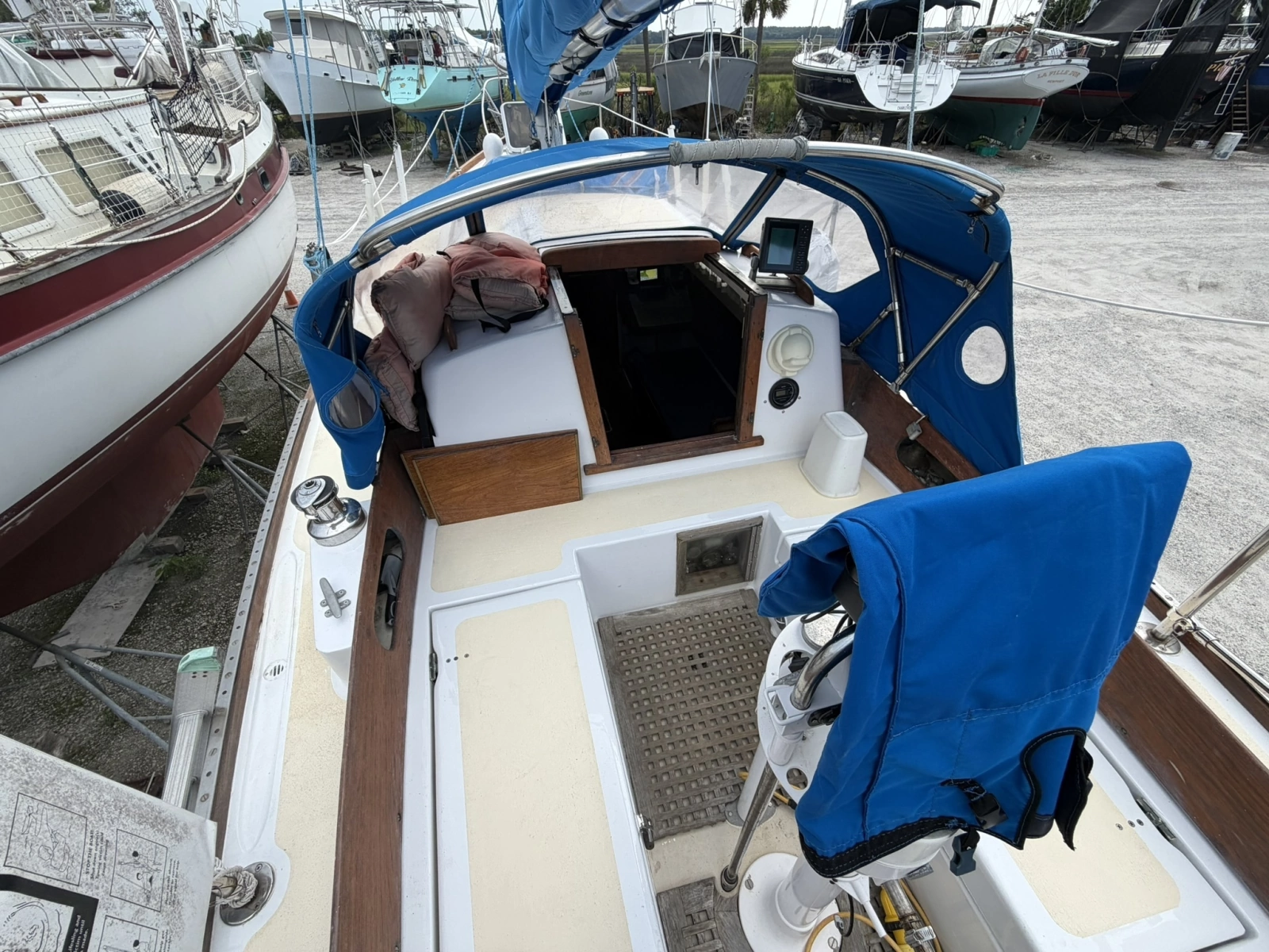 CHAMAR 33ft Allied Yacht For Sale