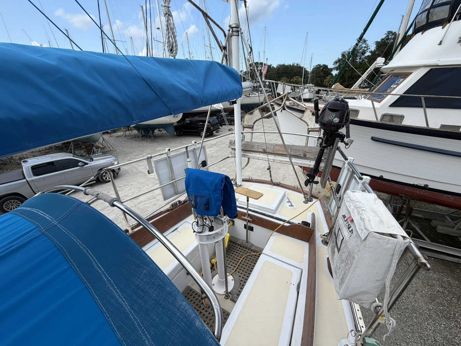 CHAMAR 33ft Allied Yacht For Sale