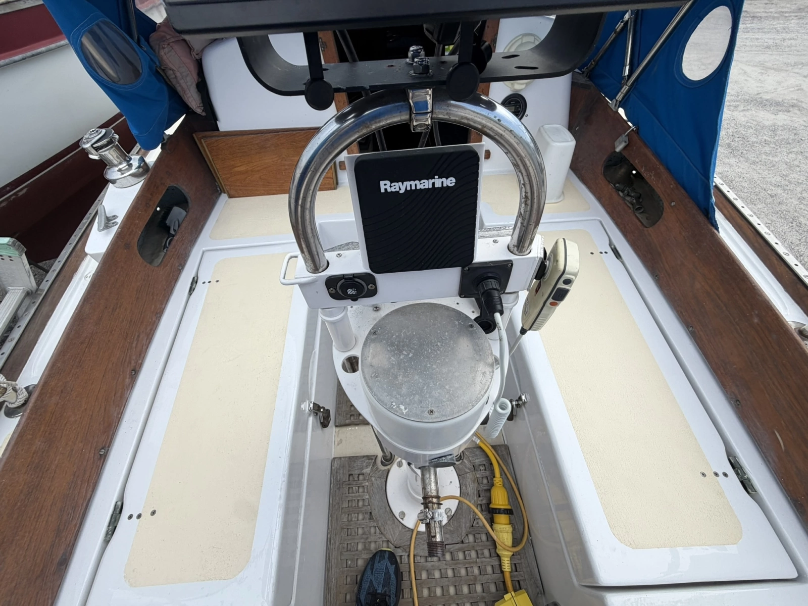 CHAMAR 33ft Allied Yacht For Sale