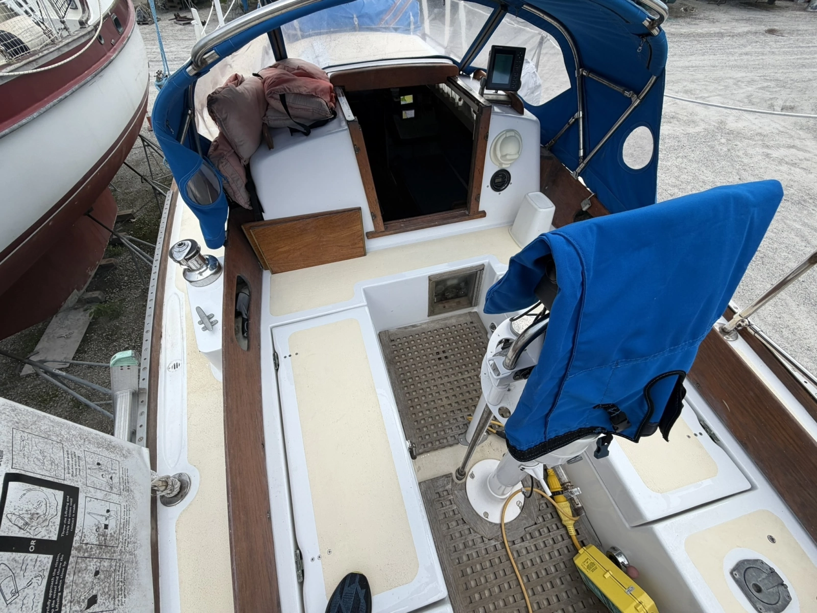 CHAMAR 33ft Allied Yacht For Sale