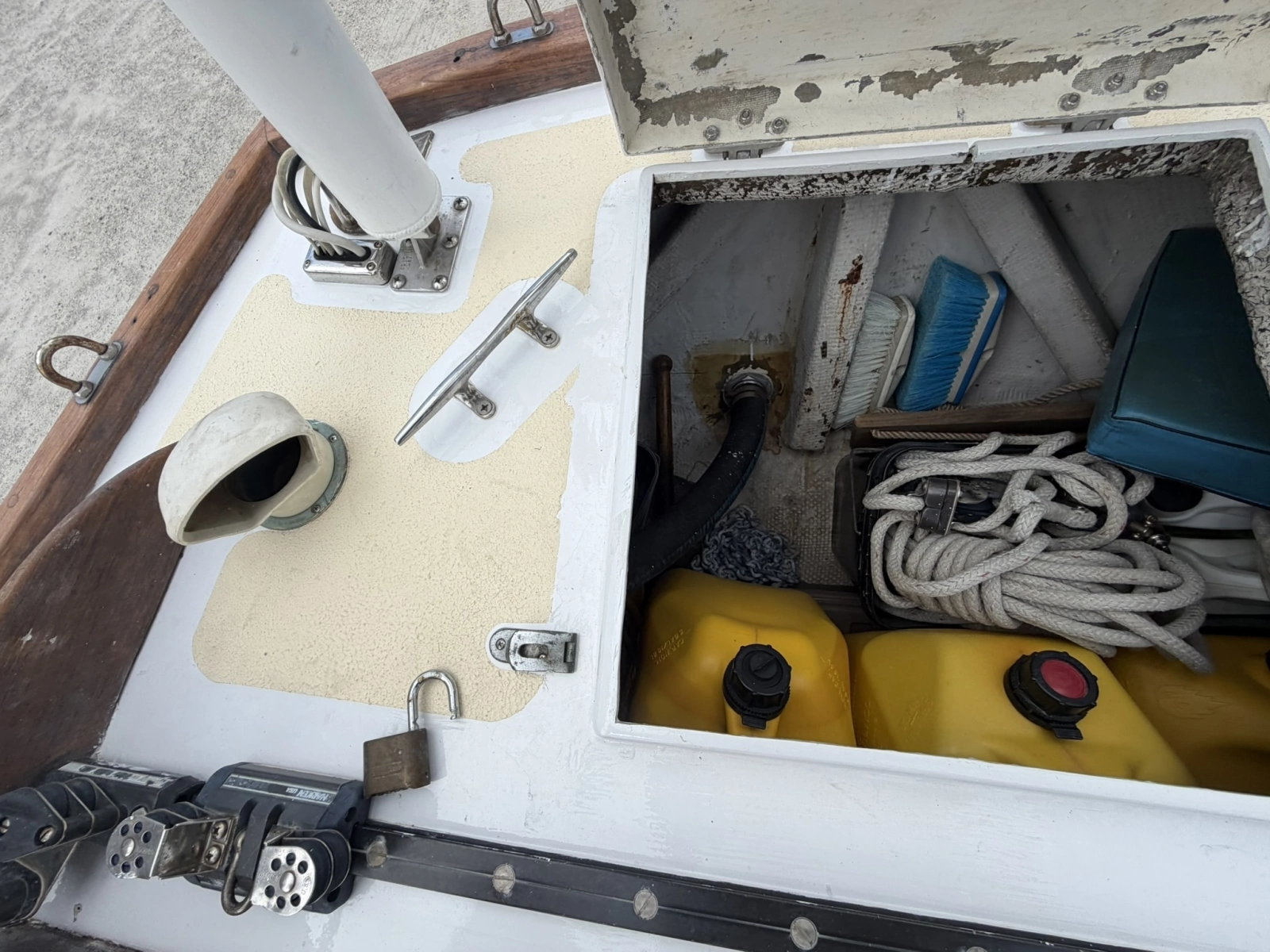 CHAMAR 33ft Allied Yacht For Sale