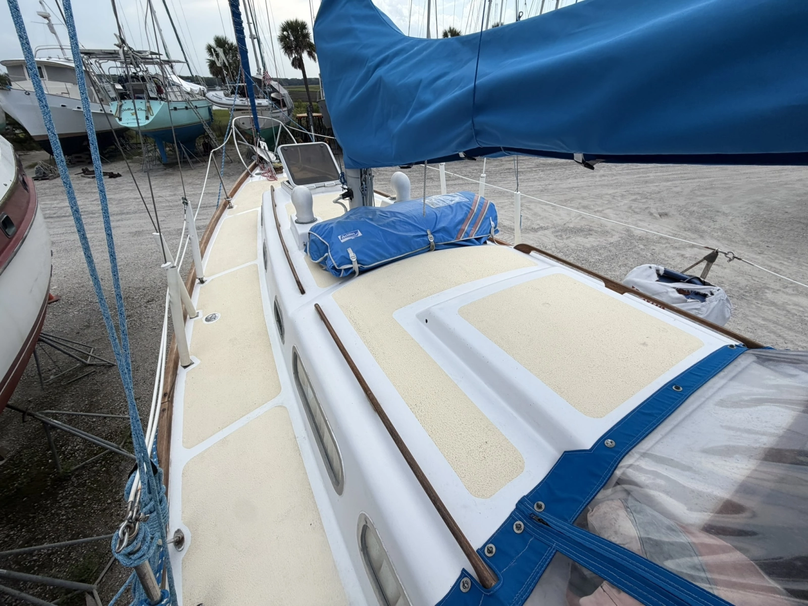 CHAMAR 33ft Allied Yacht For Sale