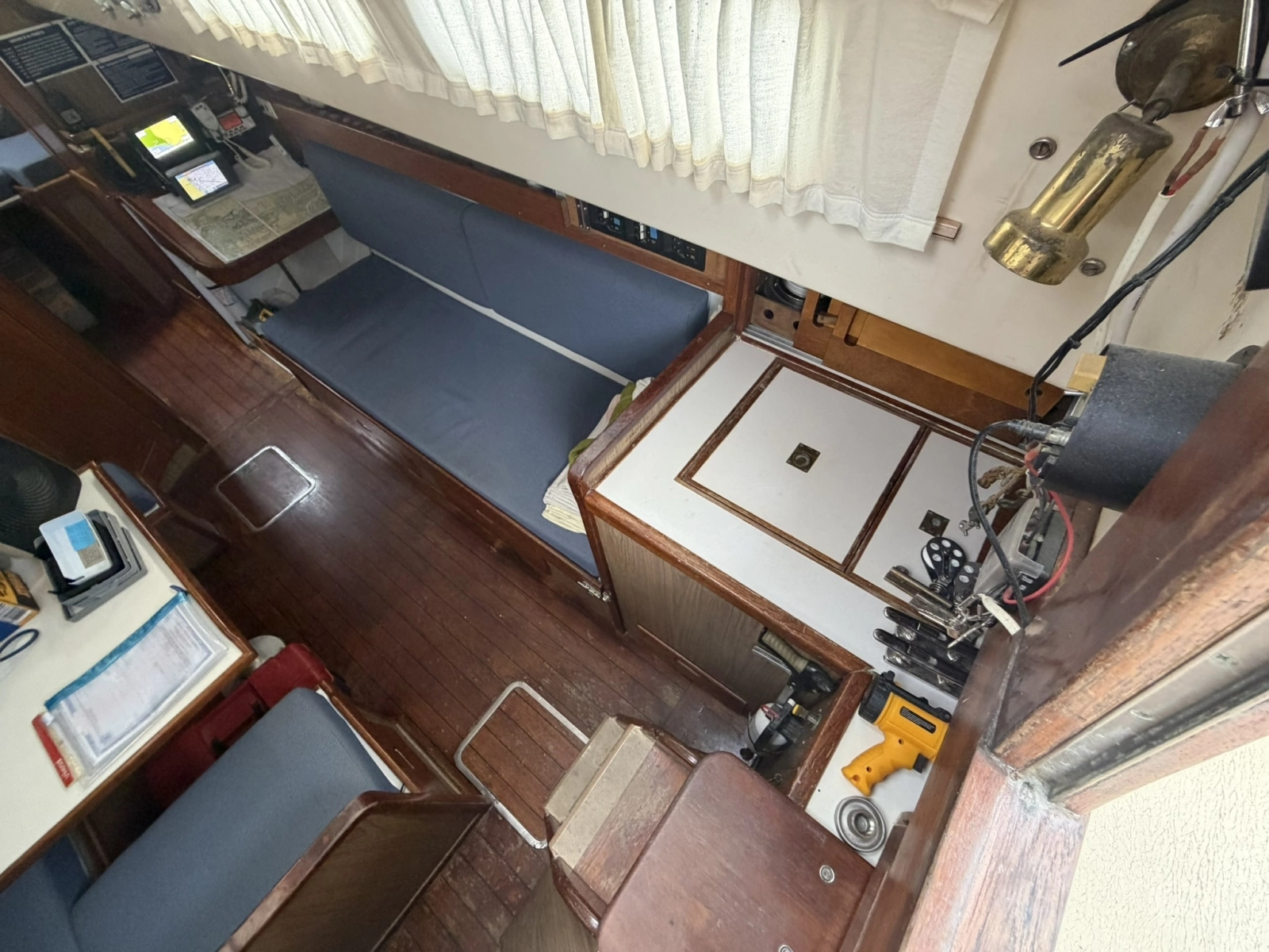 CHAMAR 33ft Allied Yacht For Sale