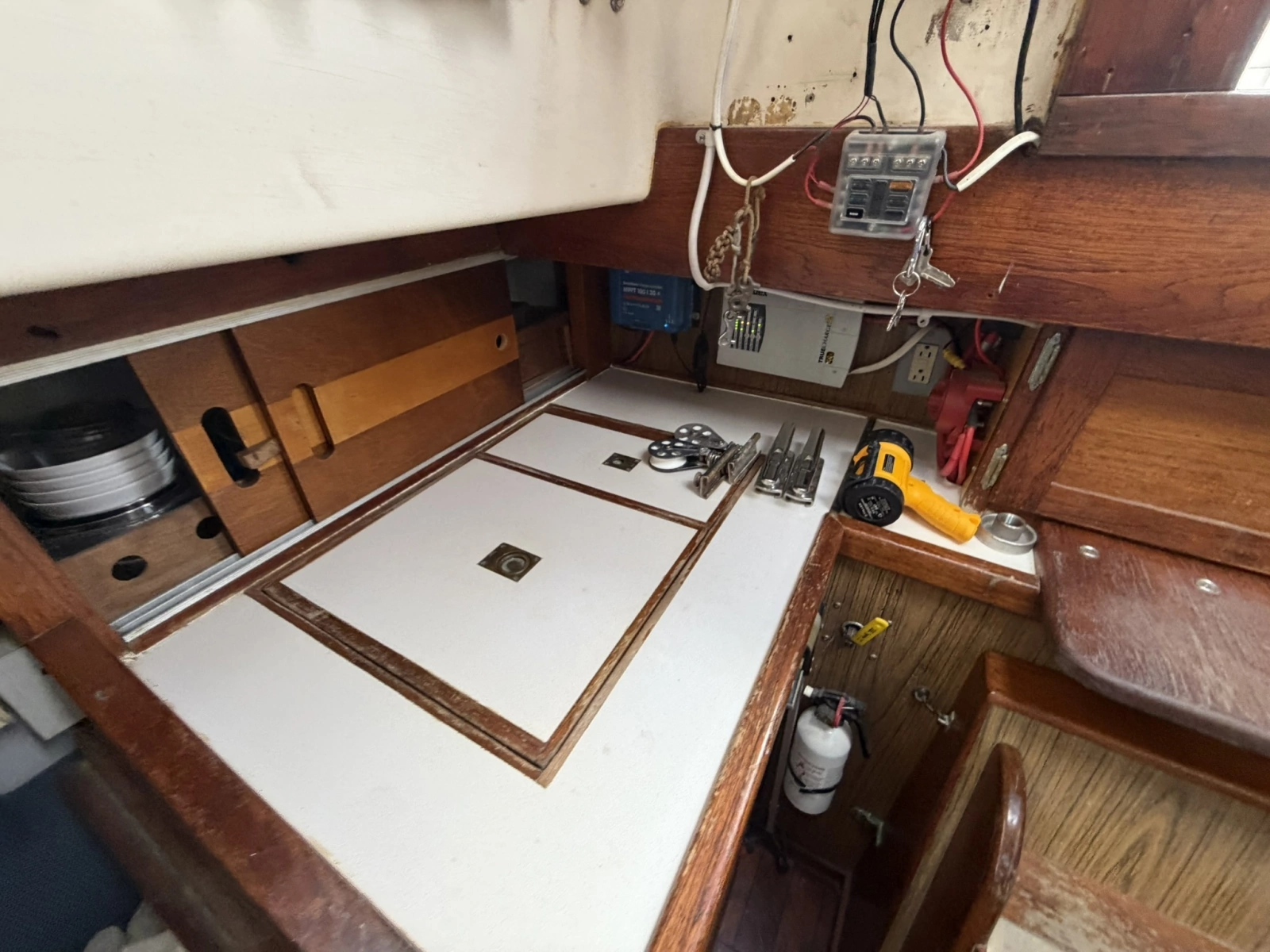 CHAMAR 33ft Allied Yacht For Sale