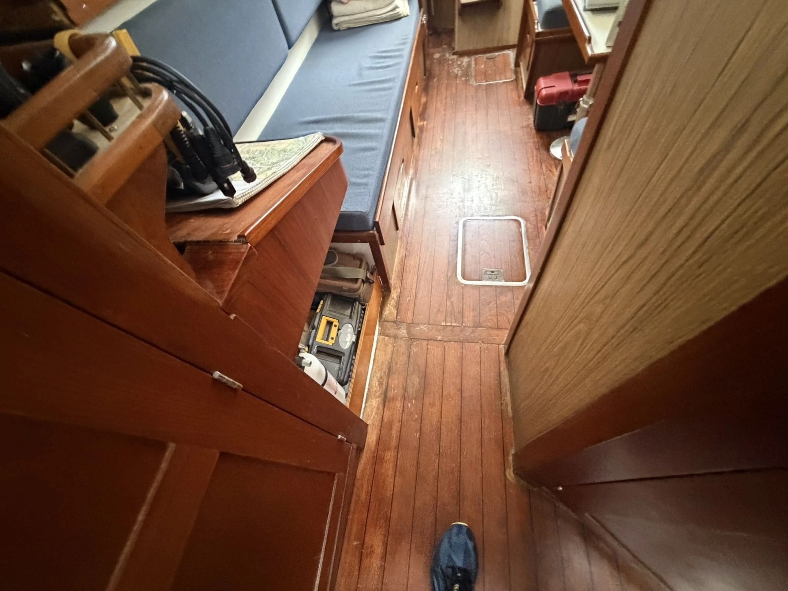 CHAMAR 33ft Allied Yacht For Sale
