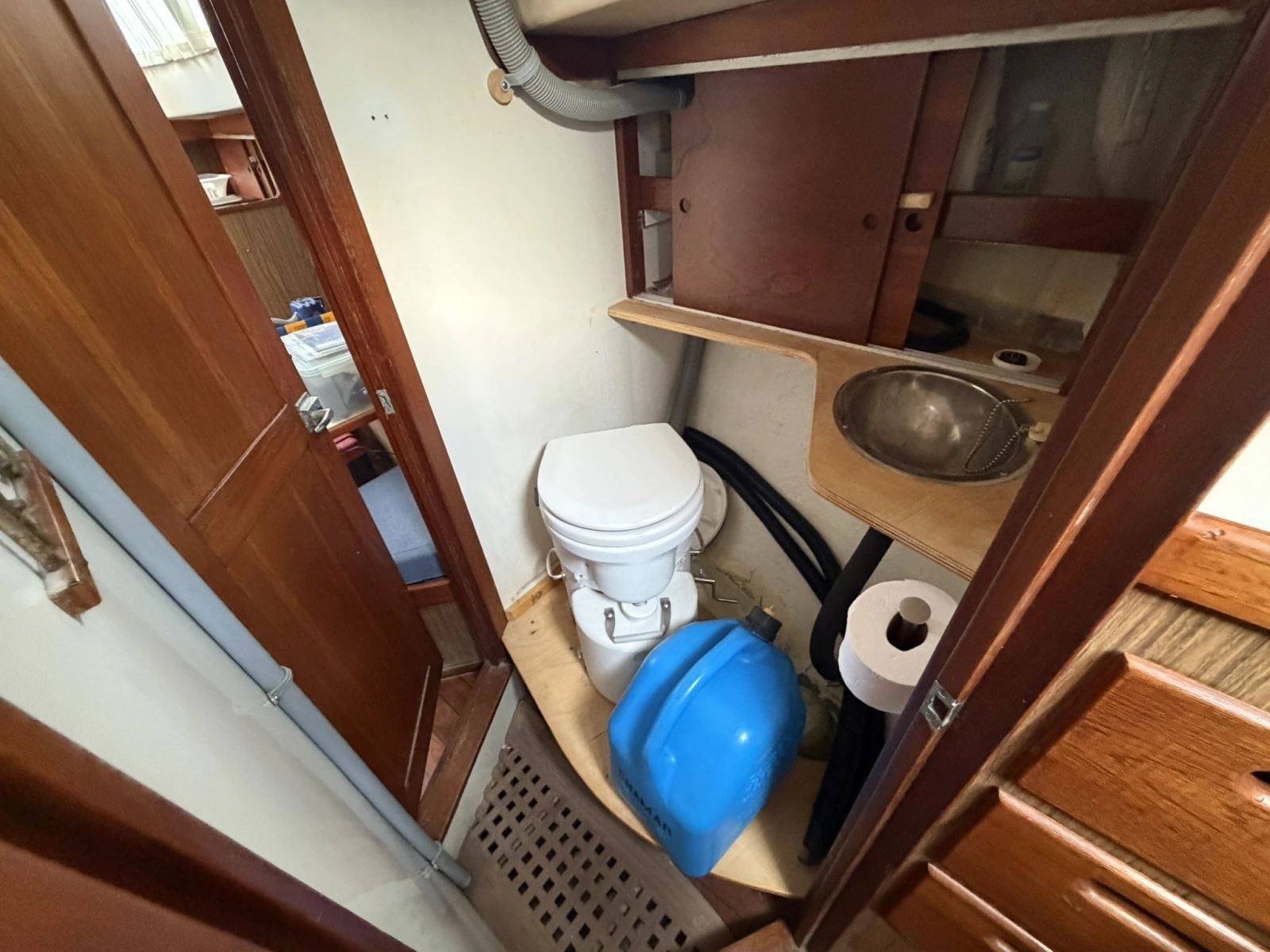 CHAMAR 33ft Allied Yacht For Sale
