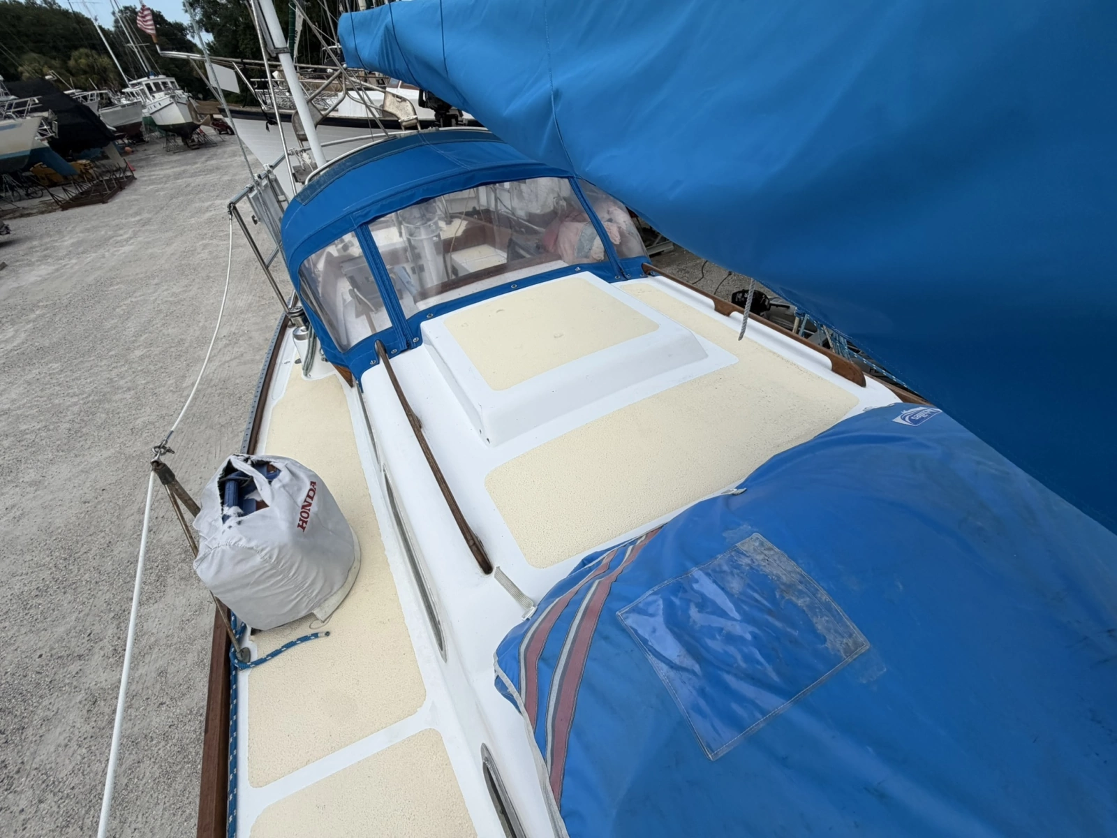 CHAMAR 33ft Allied Yacht For Sale