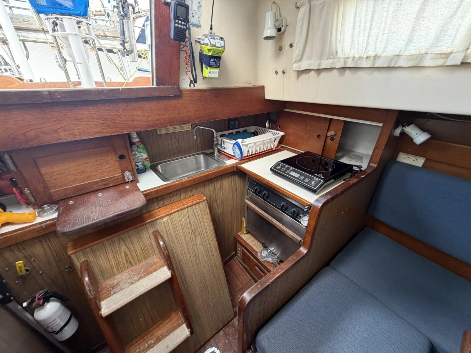 CHAMAR 33ft Allied Yacht For Sale