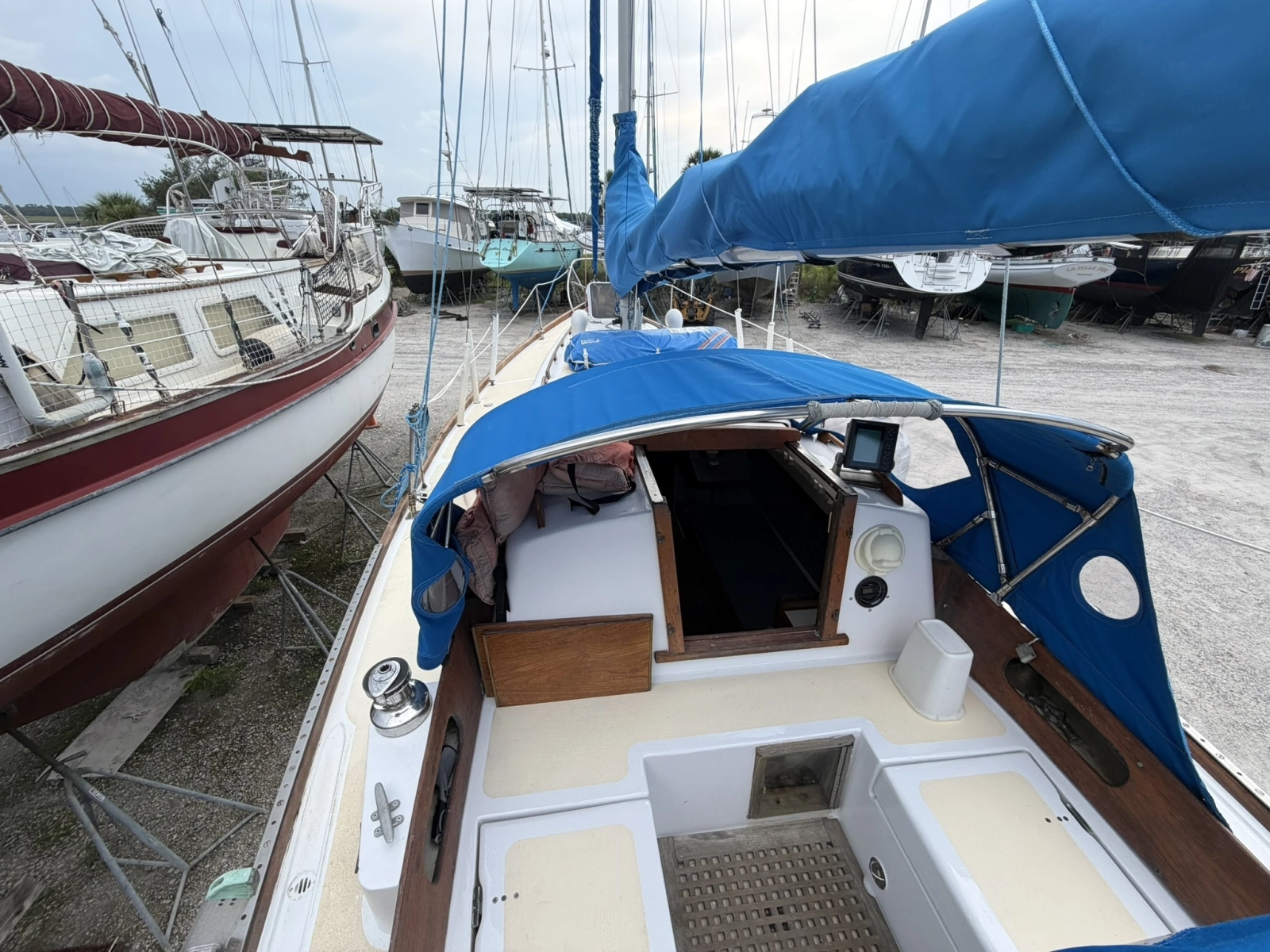 CHAMAR 33ft Allied Yacht For Sale