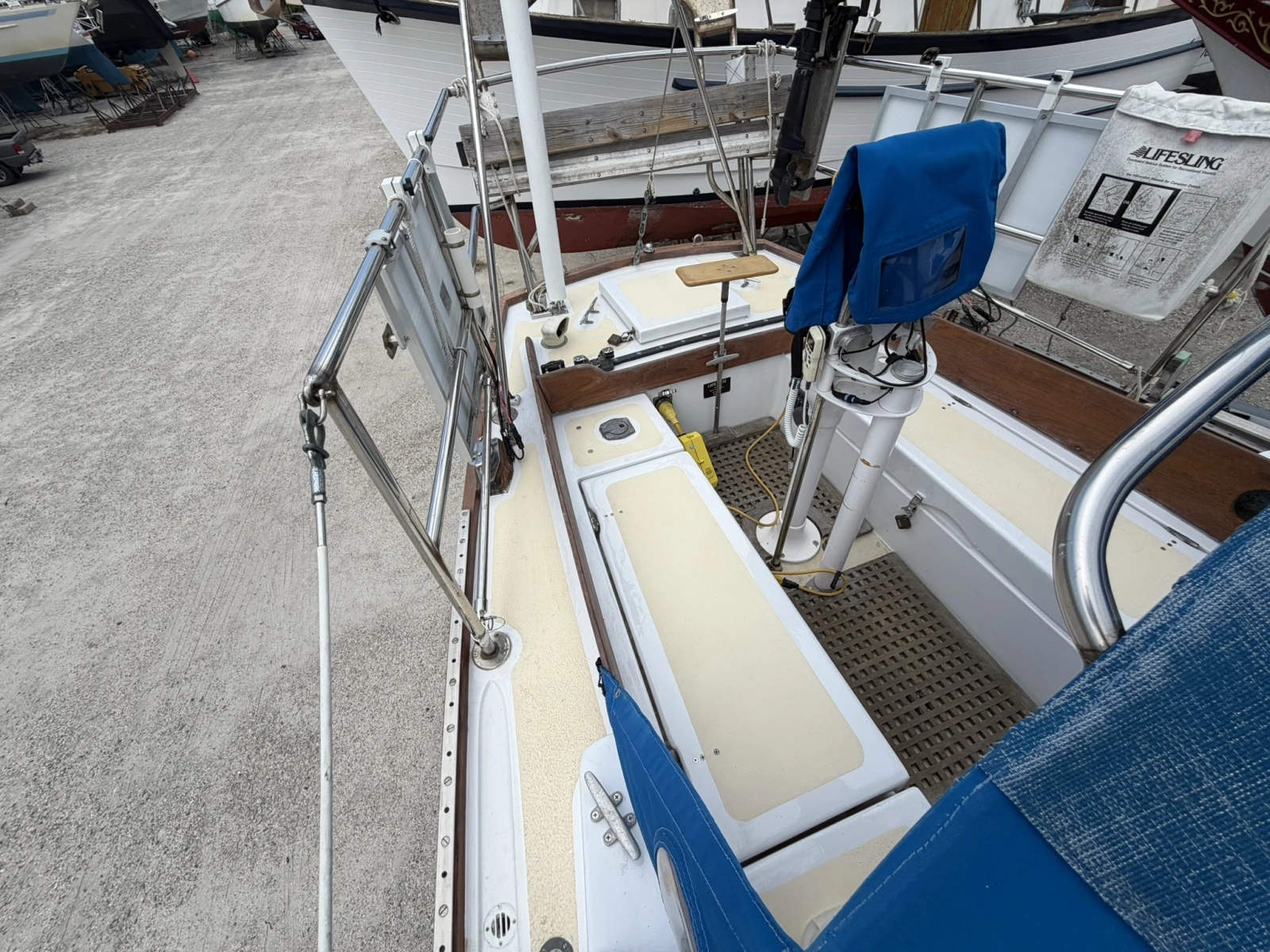 CHAMAR 33ft Allied Yacht For Sale