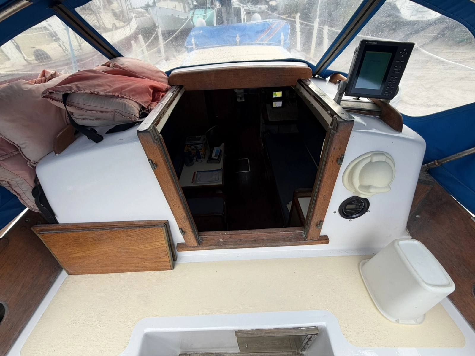 CHAMAR 33ft Allied Yacht For Sale