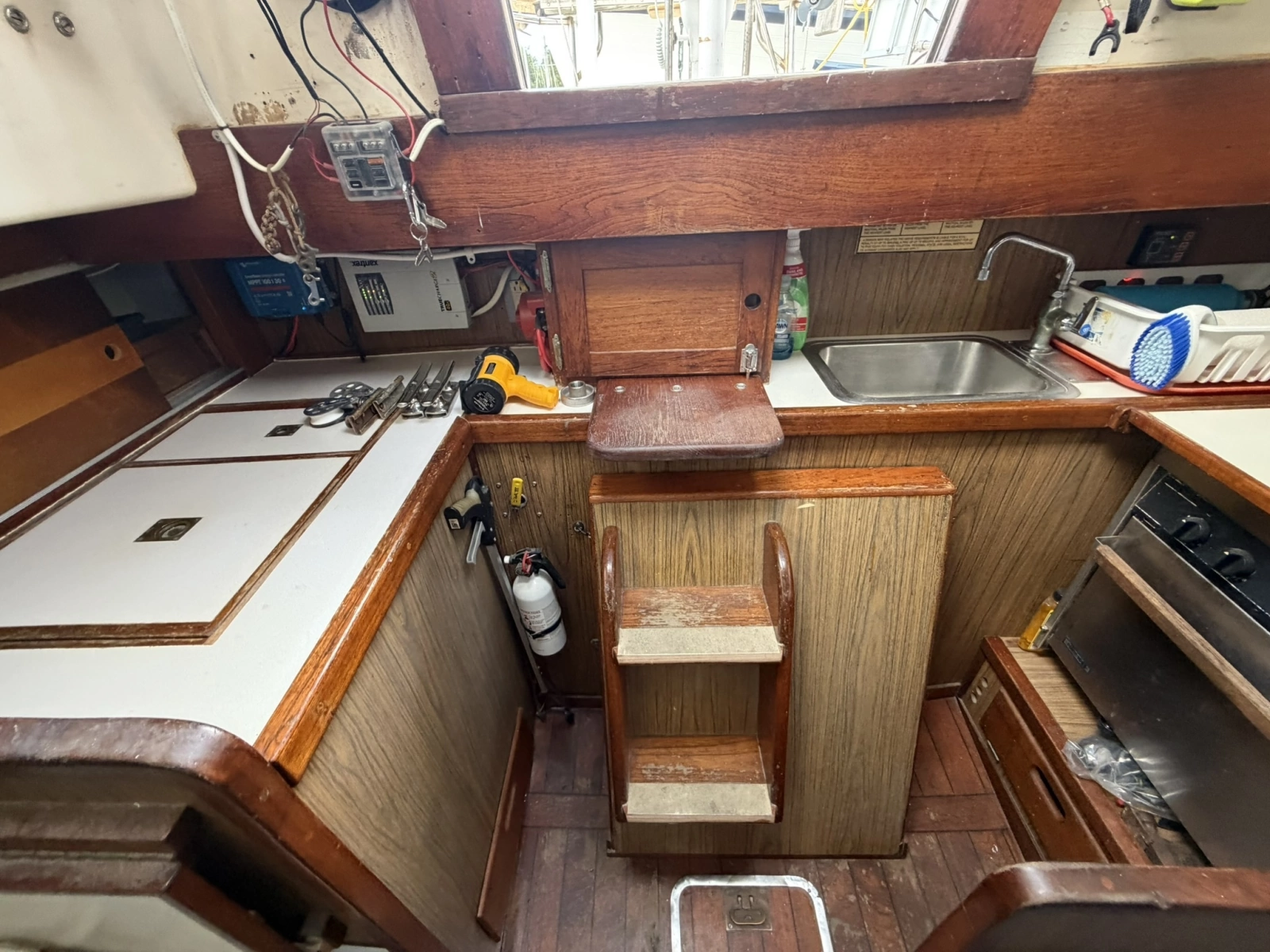 CHAMAR 33ft Allied Yacht For Sale