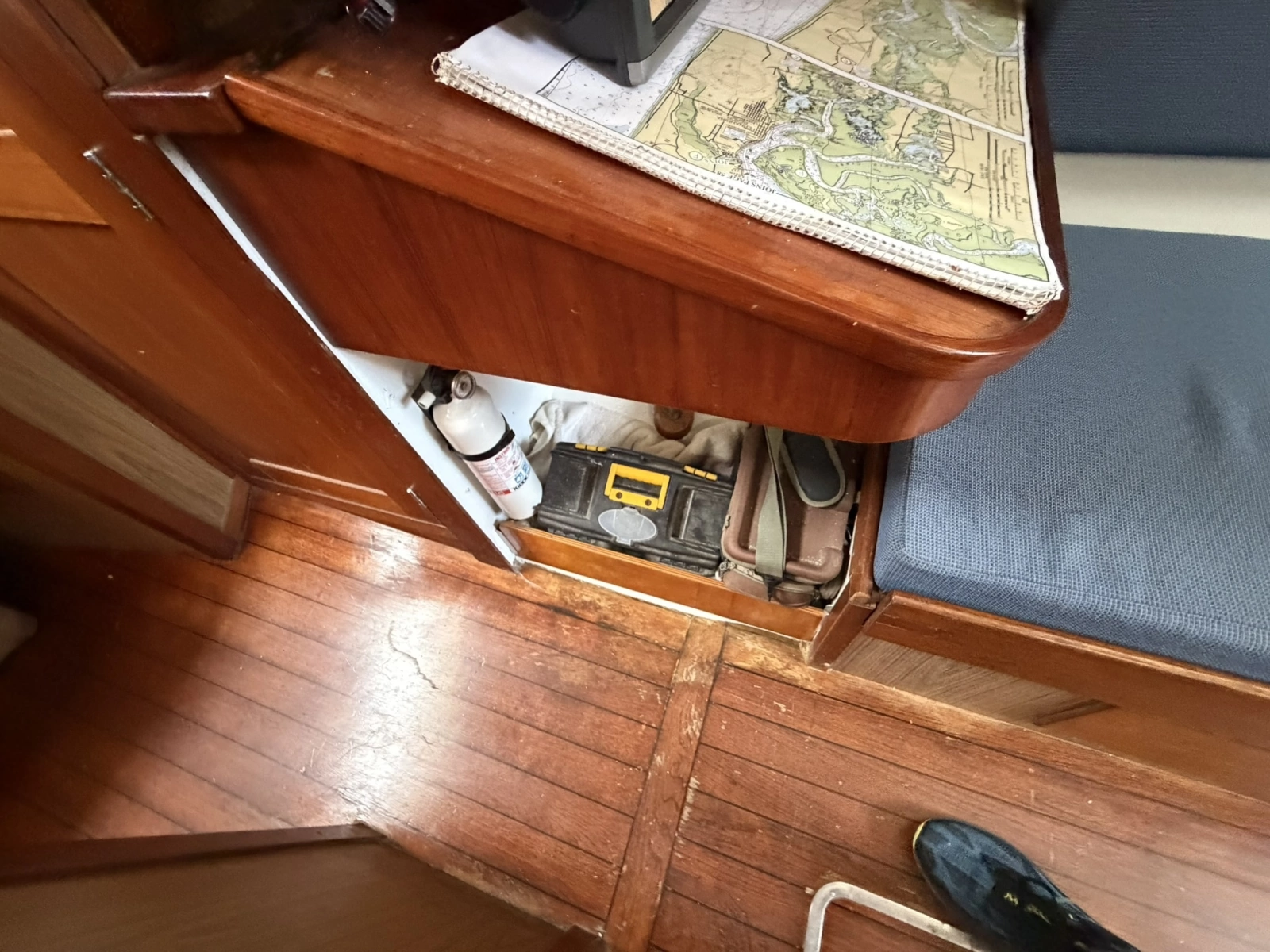 CHAMAR 33ft Allied Yacht For Sale
