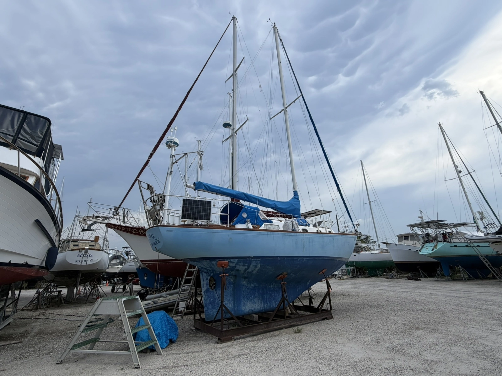 CHAMAR 33ft Allied Yacht For Sale