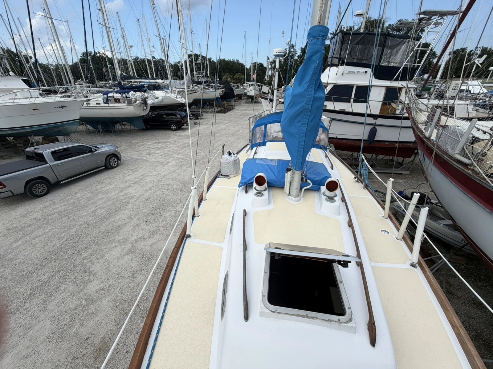 CHAMAR 33ft Allied Yacht For Sale
