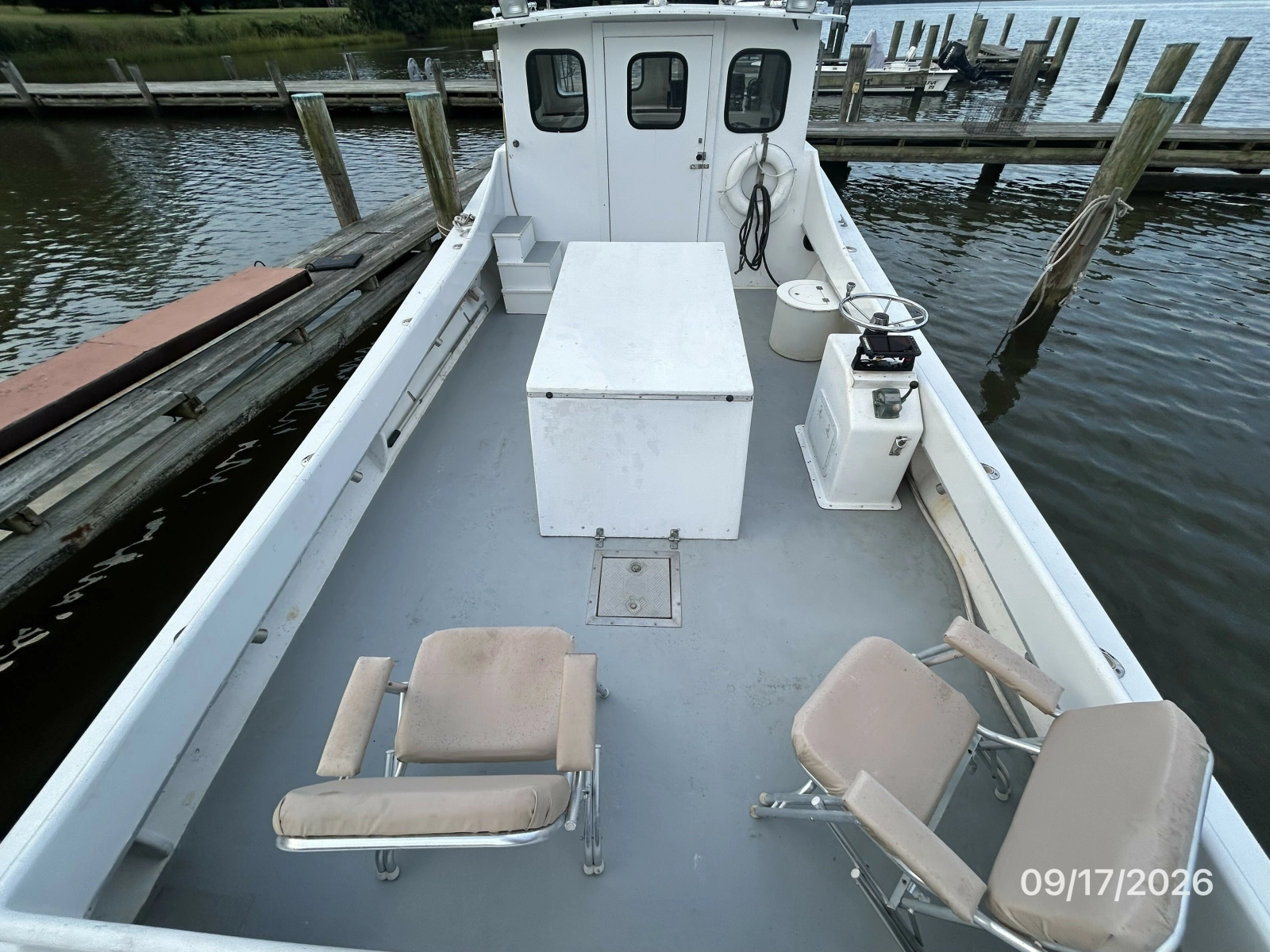 31' Markley/Big Jack cockpit forward