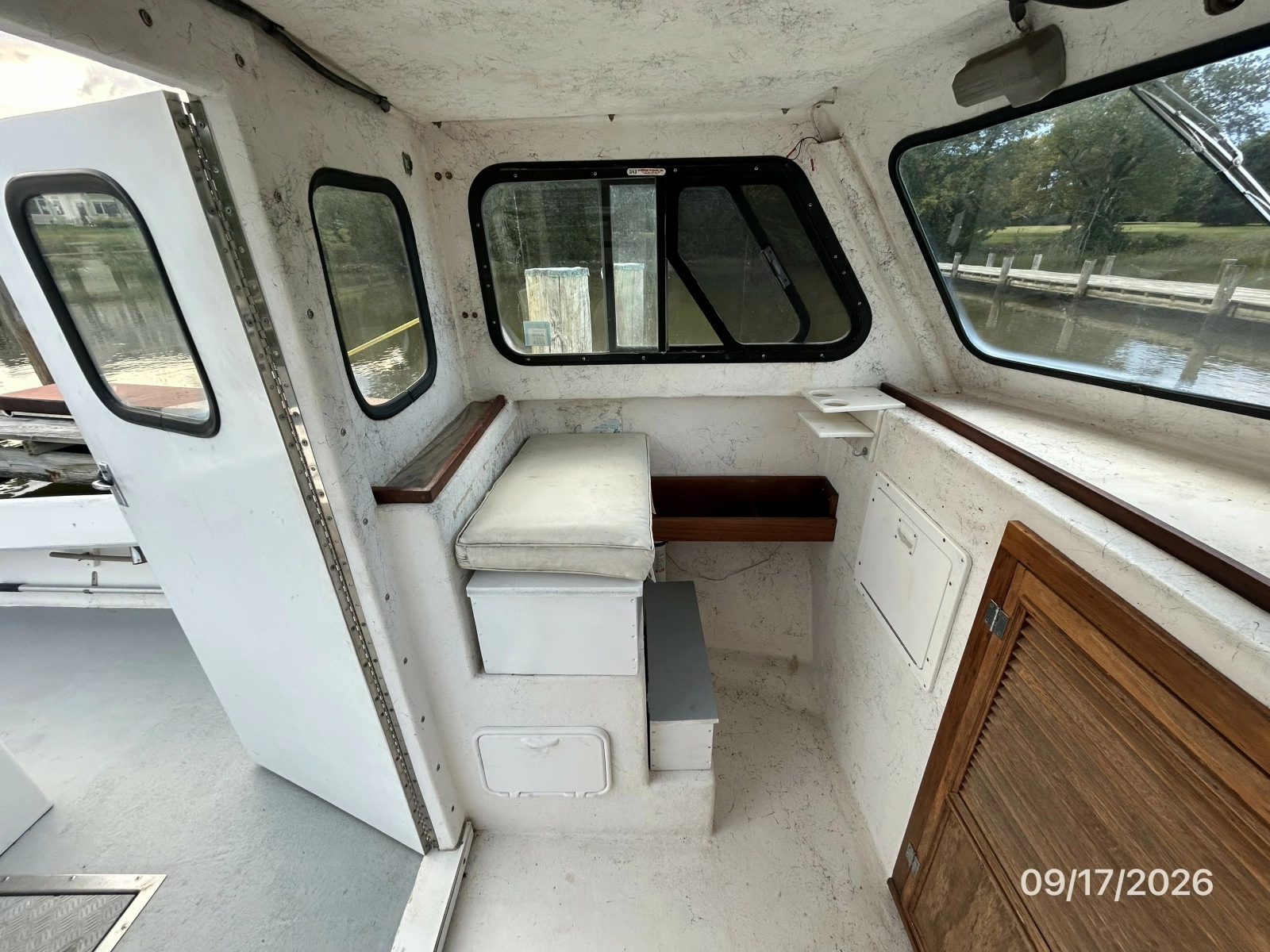 31' Markley/Big Jack pilothouse port