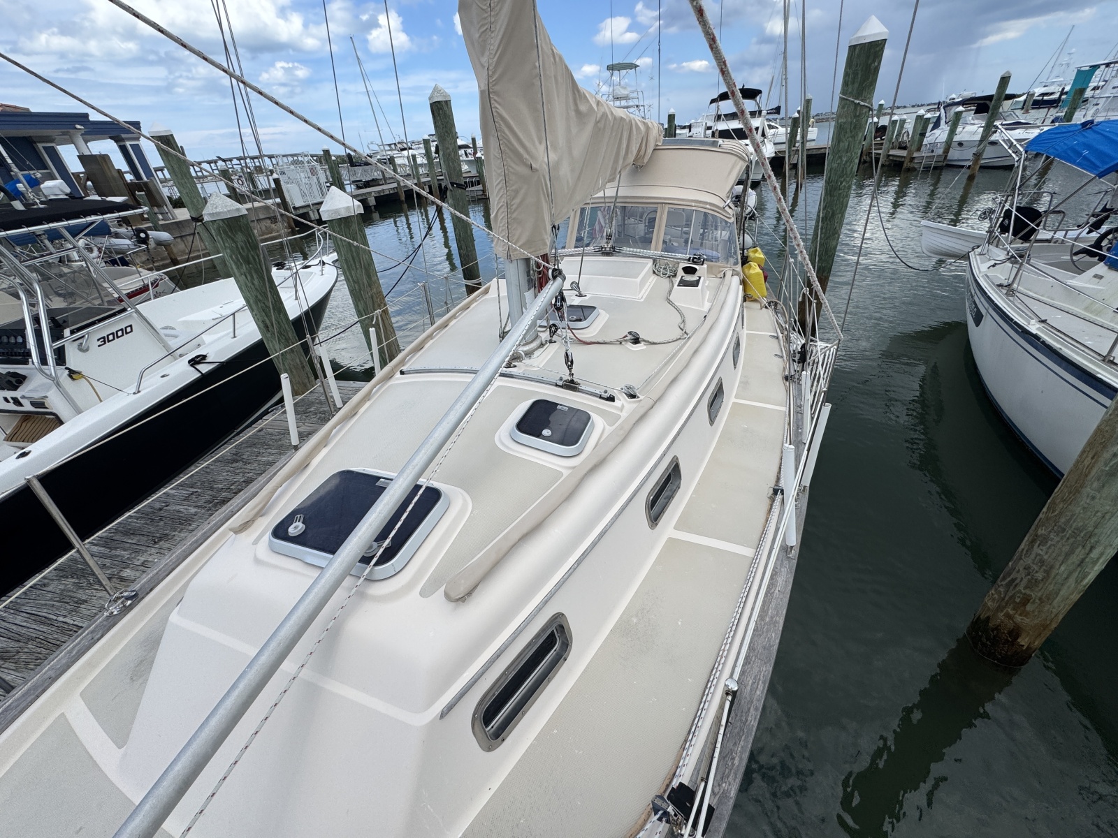 1994 Island Packet 32