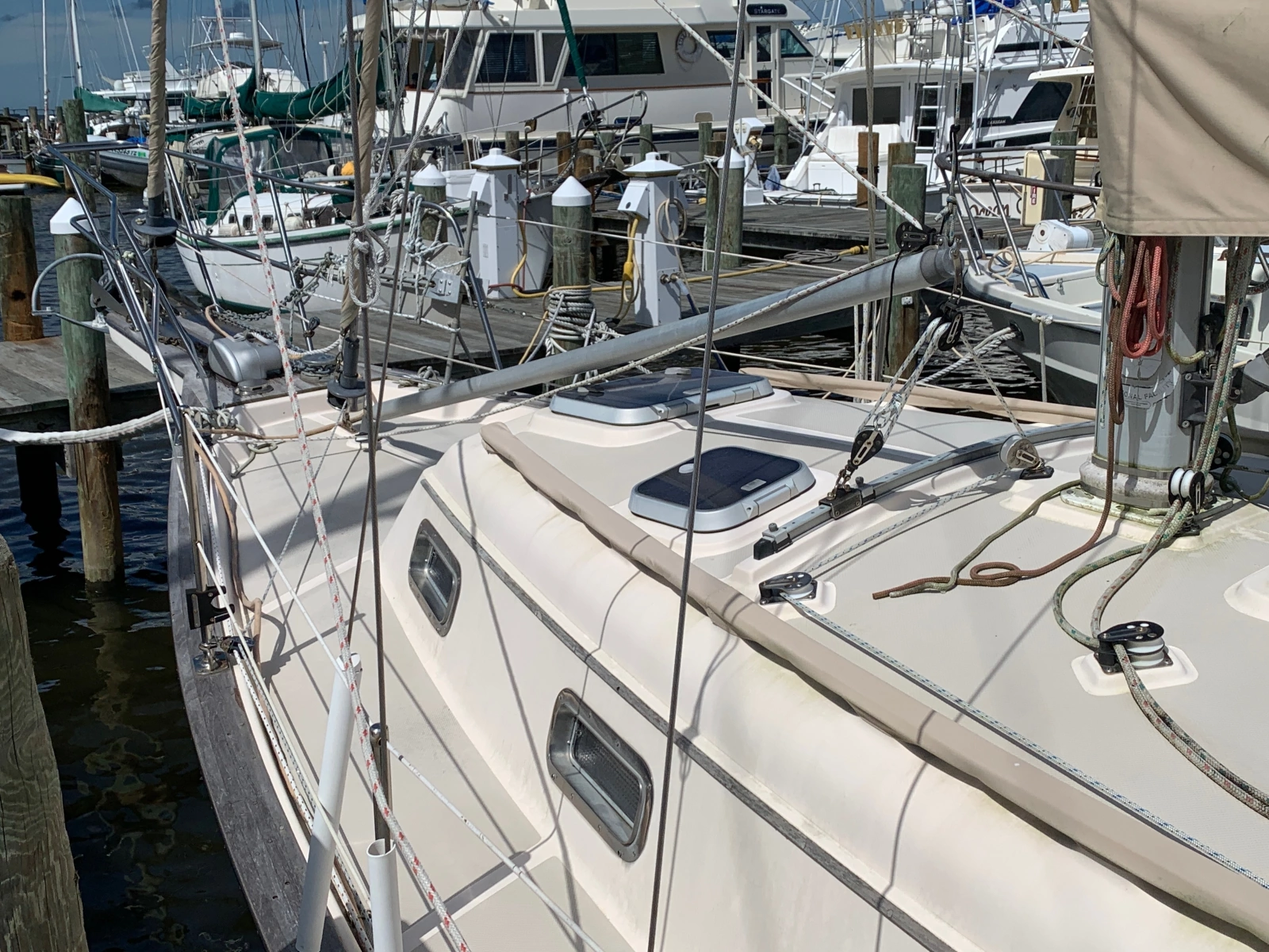 1994 Island Packet 32