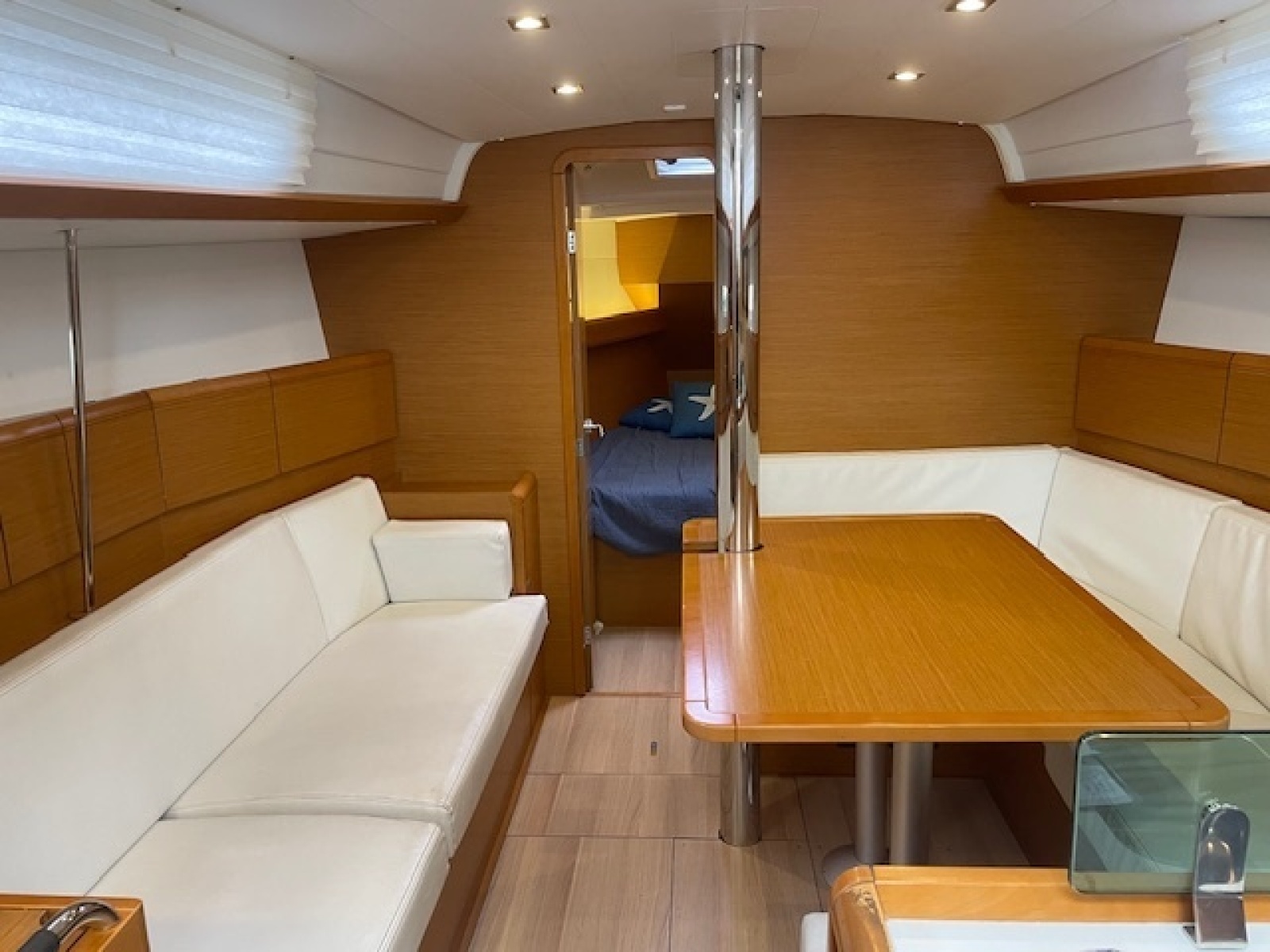 2017 Jeanneau 389