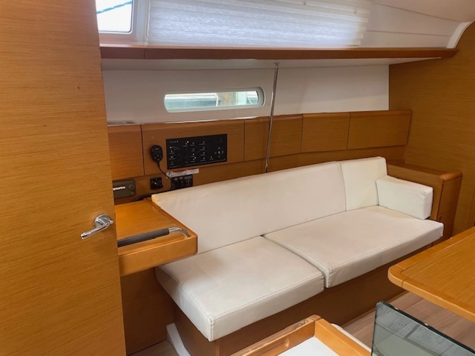 2017 Jeanneau 389