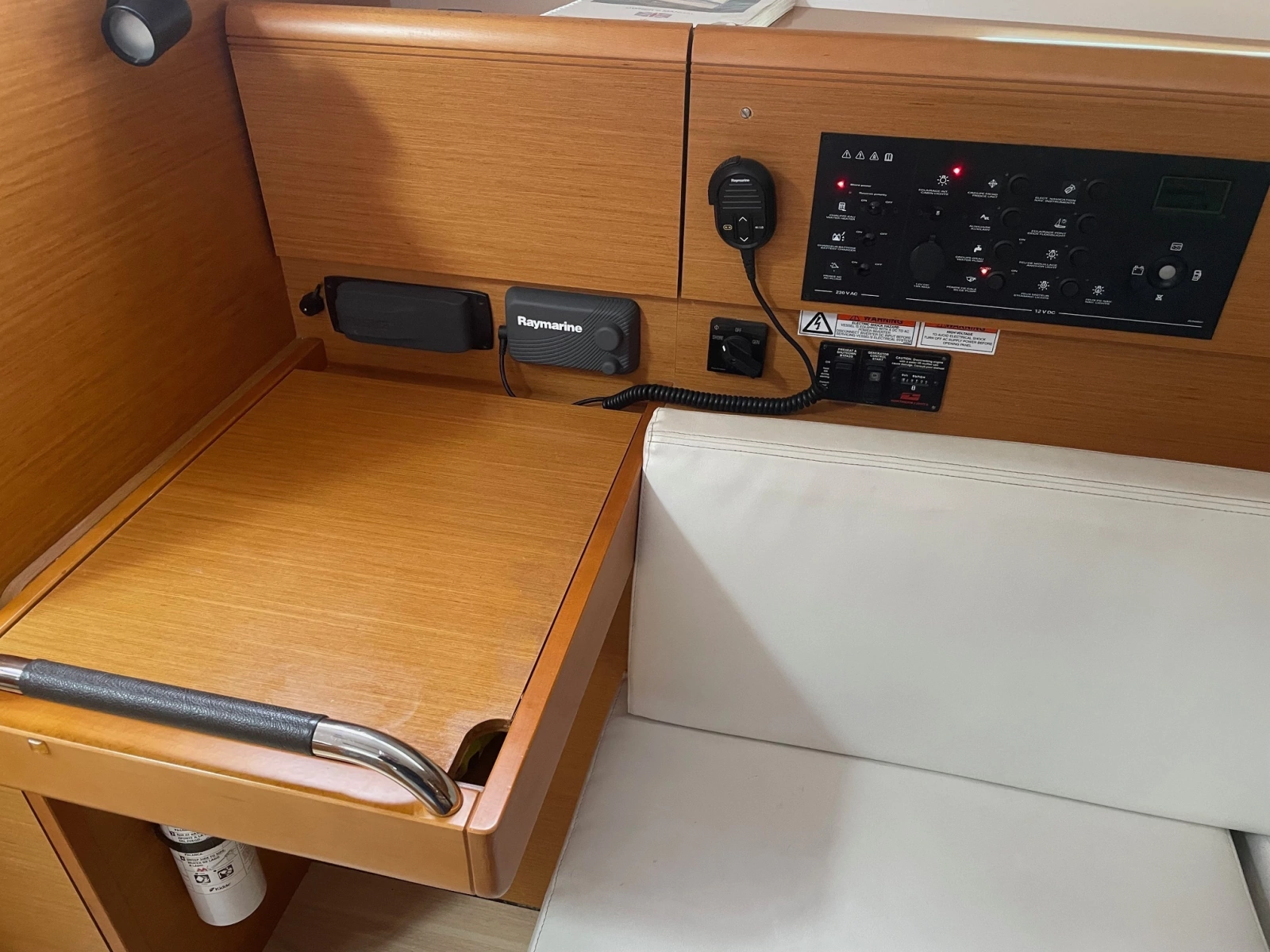 2017 Jeanneau 389