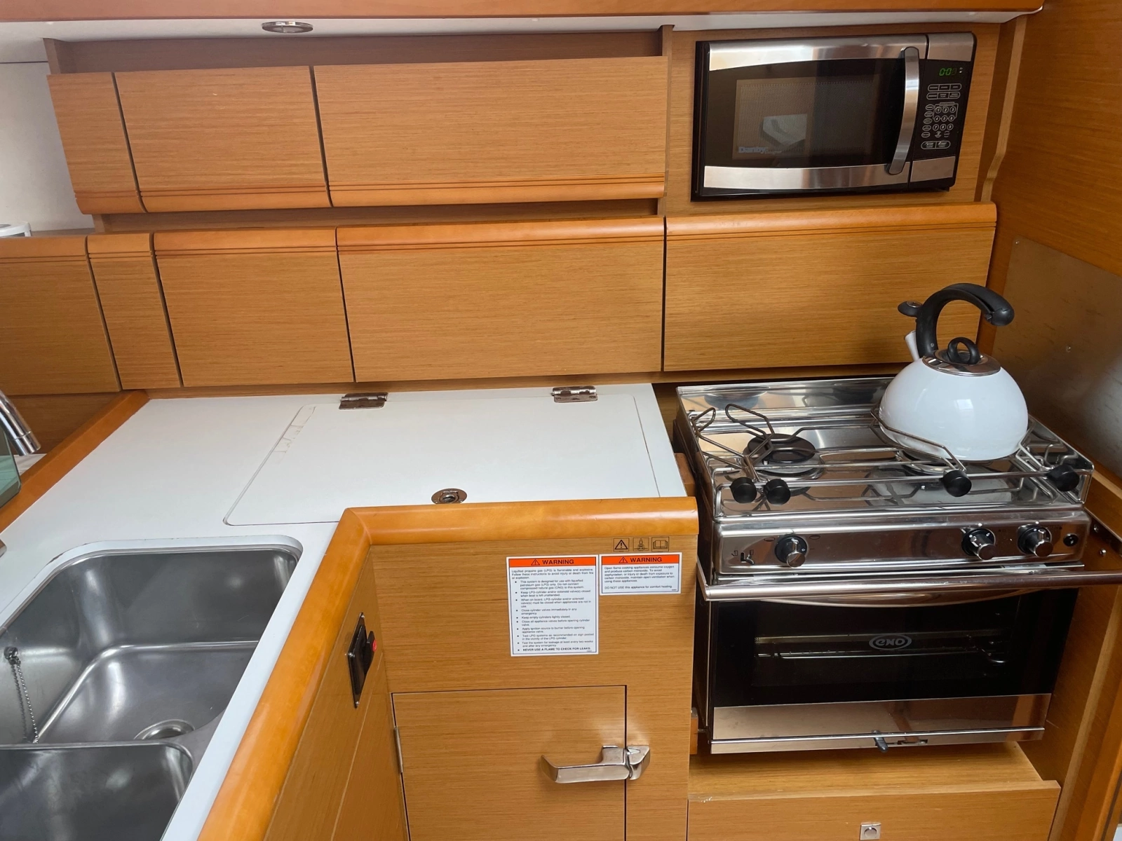 2017 Jeanneau 389
