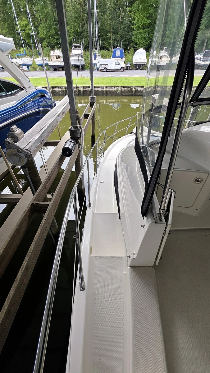 Side Walkway Port
