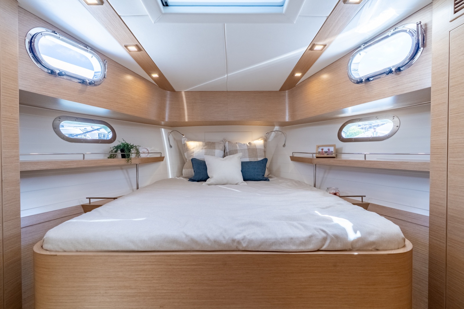 2027 Outback Yachts 50
