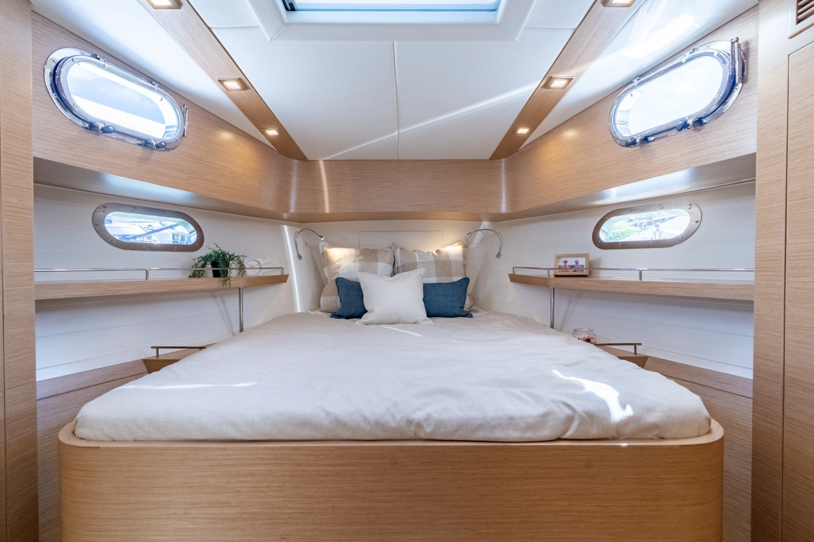 2027 Outback Yachts 50