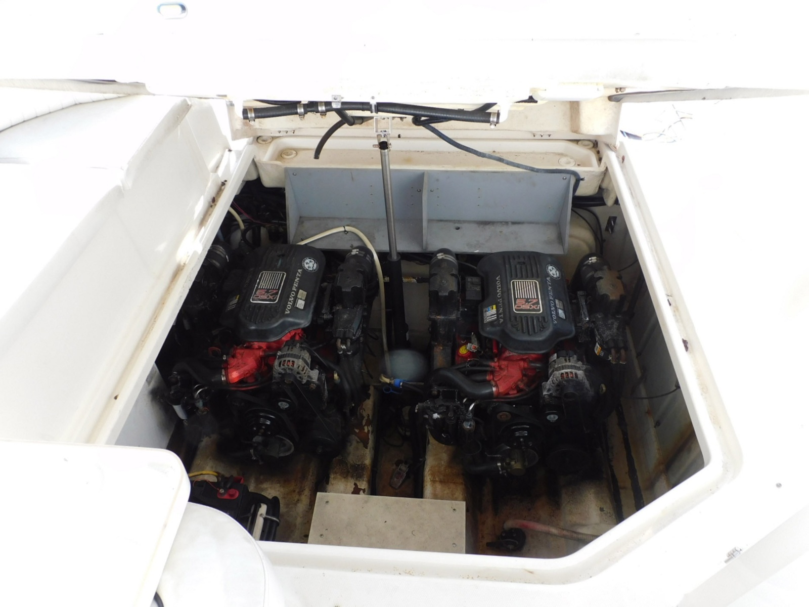 2007 Monterey 330 Sport Yacht